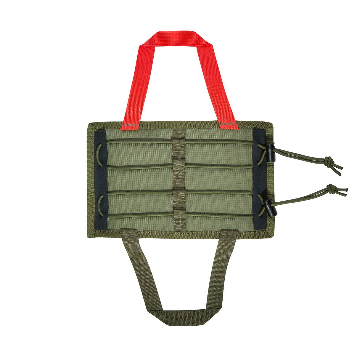 TT IFAK Pouch in rechteckiger Form mit rotem Griff, robustem Material und Schnellzugriffssystem, seitlich elastische Befestigungsschlaufen.