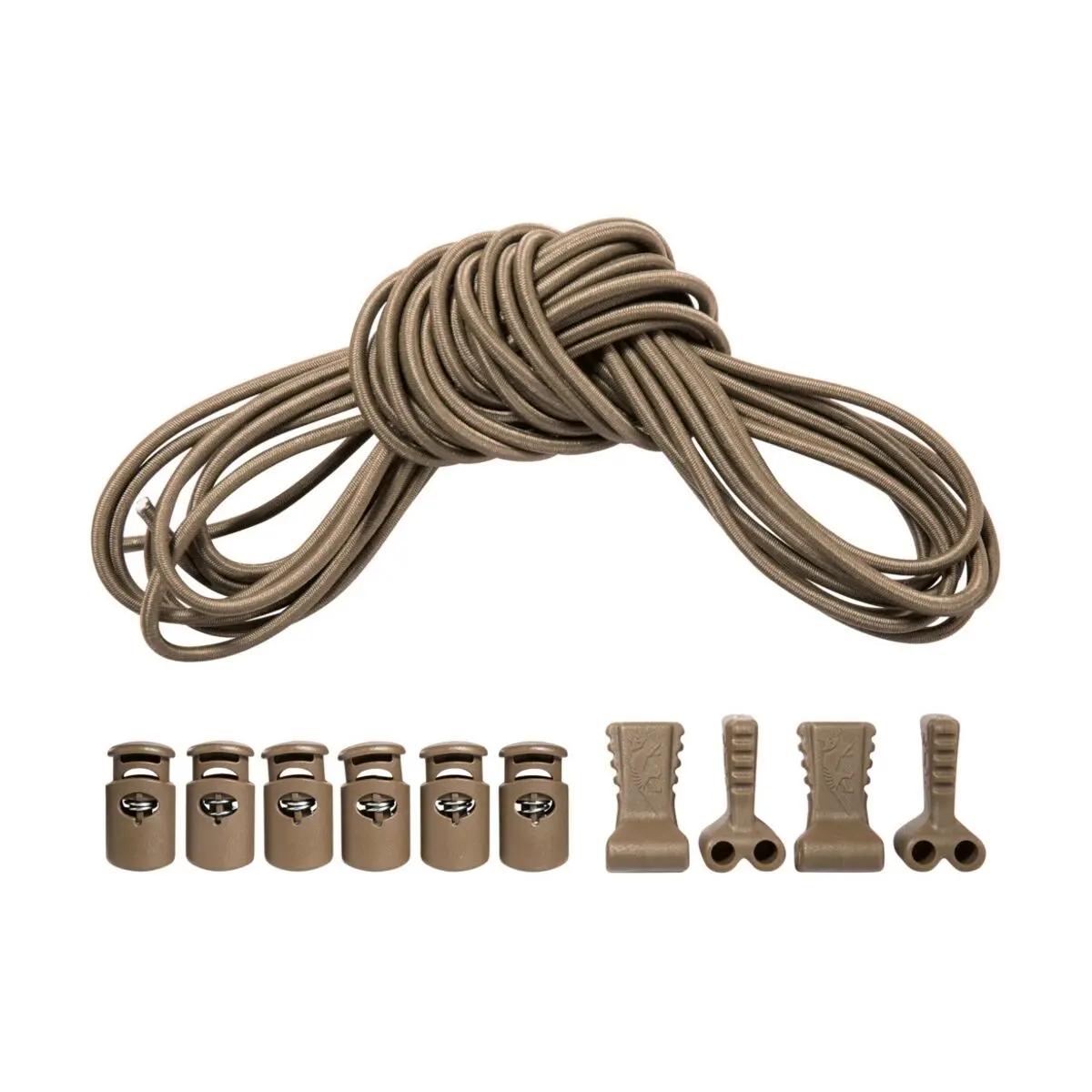 Beiger, elastischer Schnürsenkel liegt ungebunden neben mehreren passenden, beigen Befestigungs- und Verstellclips aus Kunststoff.