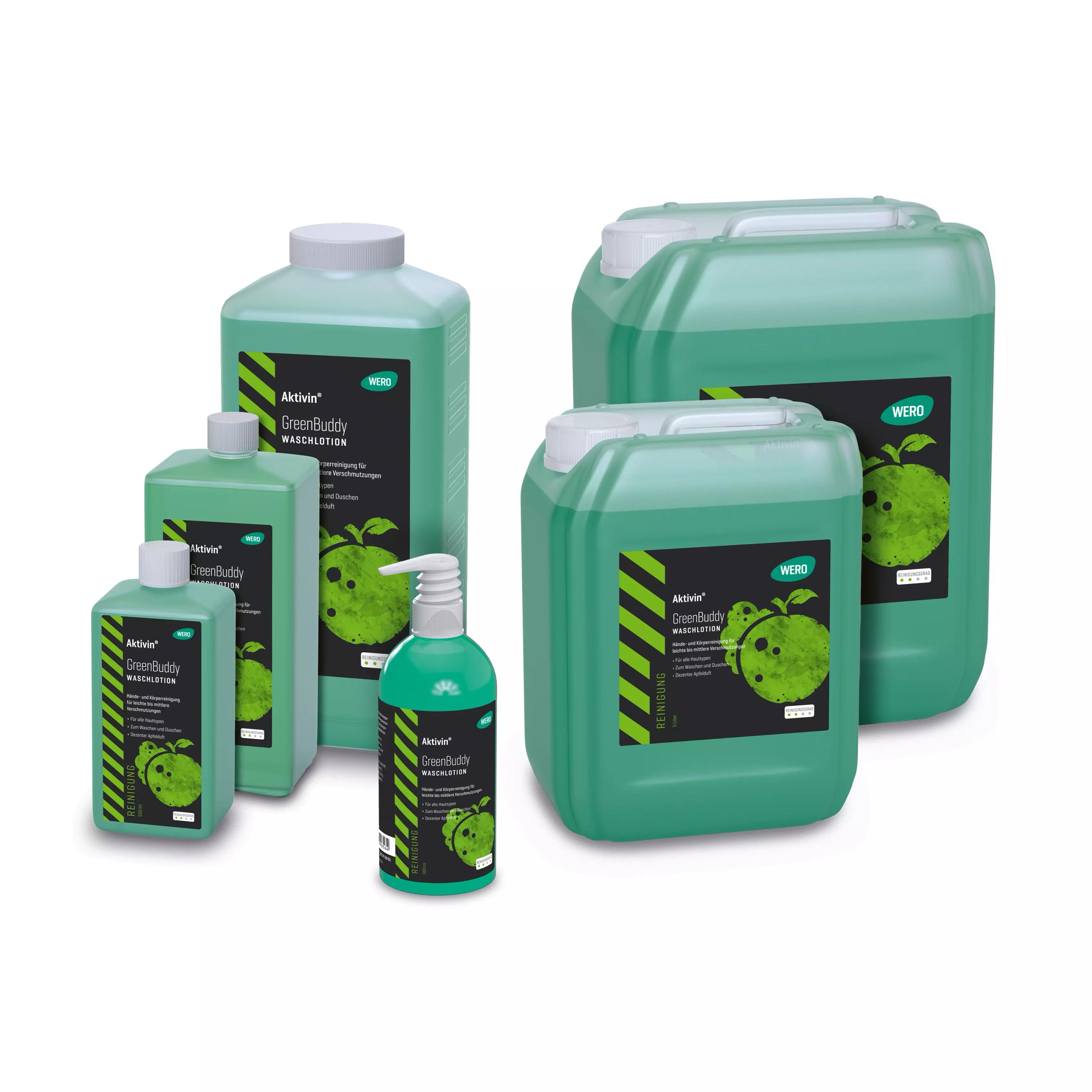 Sechs grüne Flaschen Waschlotion Aktivin® GreenBuddy mit silbernen Deckeln und Apfelmotiv, verschiedene Größen, als Pump-, Spray- und Fliptopflaschen angeordnet.