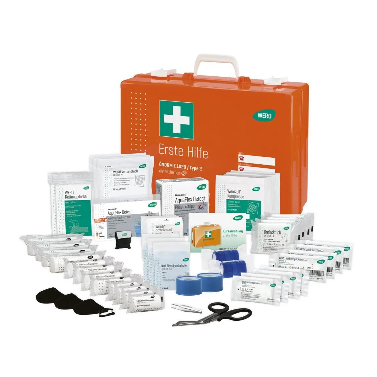 Ein orangefarbener Werotop® 450 Koffer mit WERO Basis Füllung ÖNORM Z 1020 Typ 2, detektierbaren Pflastern und vielfältigem Erste-Hilfe-Zubehör.