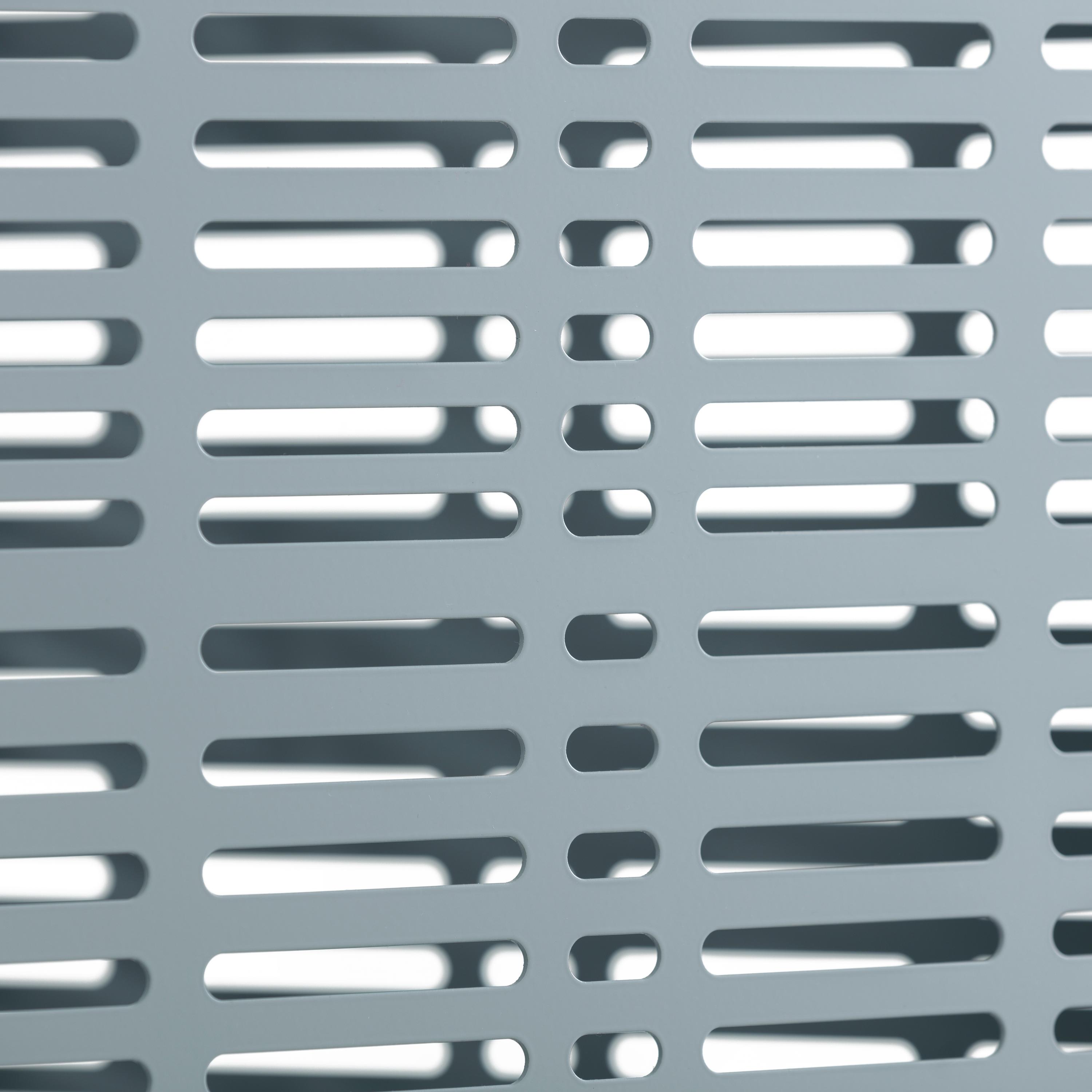 Eine aufrecht stehende Weroflex® Station - 3-Seiten Komplett-Set mit grünem Kreuz, rotem Knopf, gelbem AED und flexiblem Stauraum.