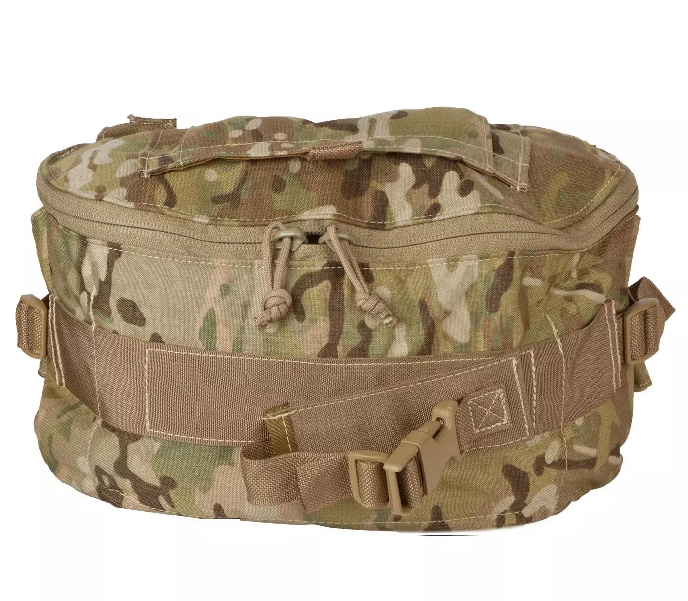 Alt-Text: NAR Squad Kit / Hüfttasche – Tarn in beigem Camouflage, mit großem zentralem Fach, mehreren Befestigungspunkten und Stauraum für eine Trauma-Schere vorn.