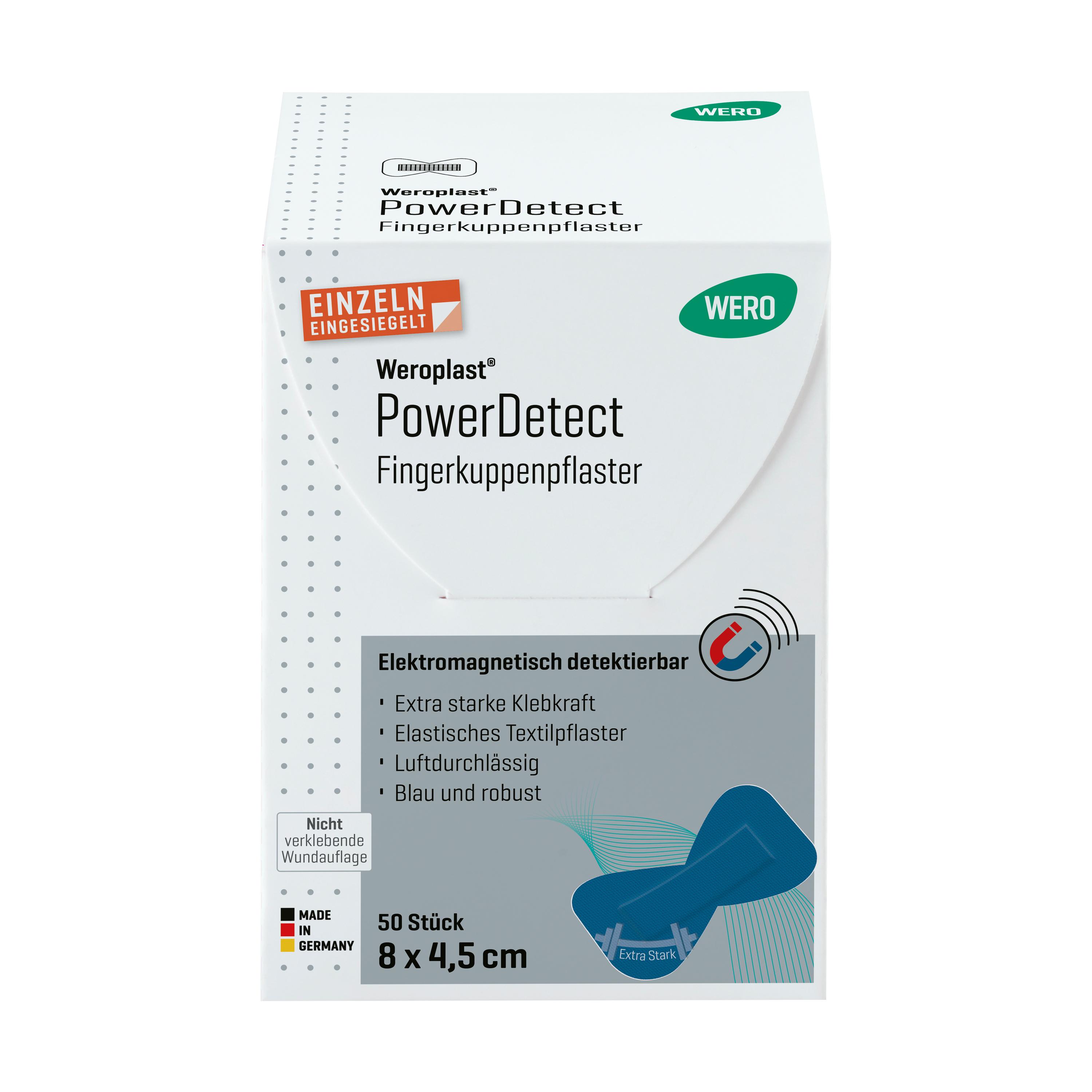 Ein Paar ältere Hände hält vorsichtig ein blaues Fingerkuppenpflaster Weroplast® PowerDetect im weißen Papierumschlag, das durch Aluminiumstreifen detektierbar ist.