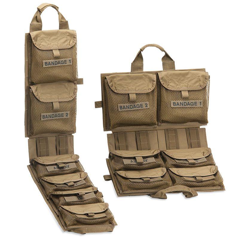 Zwei offene Chinook Medical Panel Kits aus robustem Material, jeweils mit acht beschrifteten Netzfächern und zwei Griffen, nebeneinander stehend.