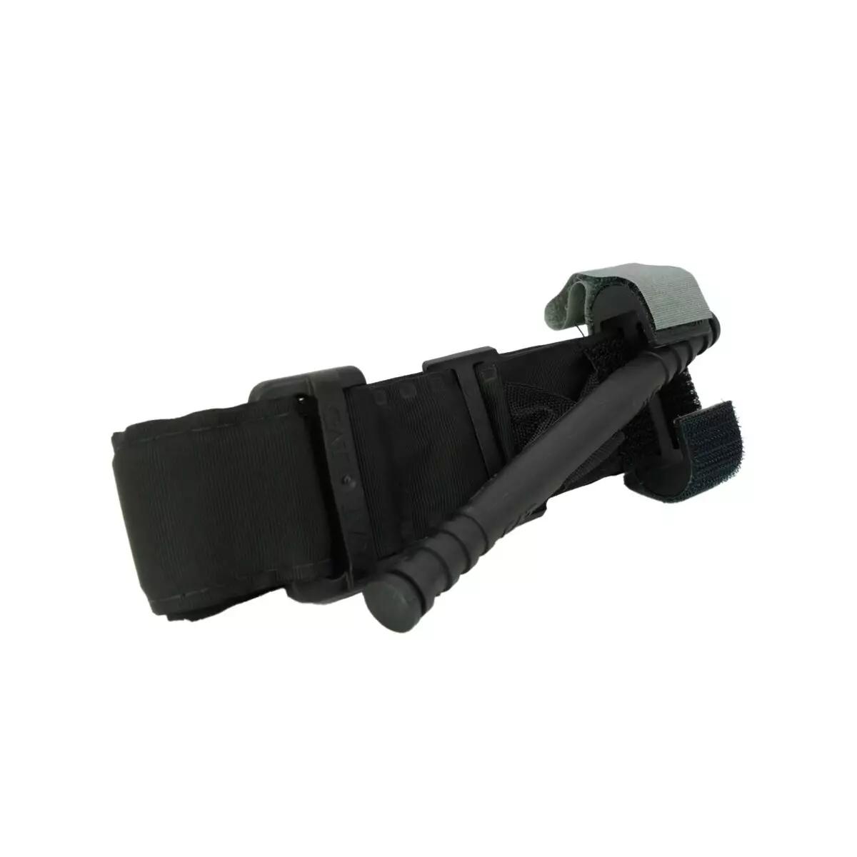 Ein Combat Application Tourniquet® (CAT®), das ORIGINAL - Schwarz mit individuell verstellbarem Gurt, robustem Knebel und flexiblem Windesystem.