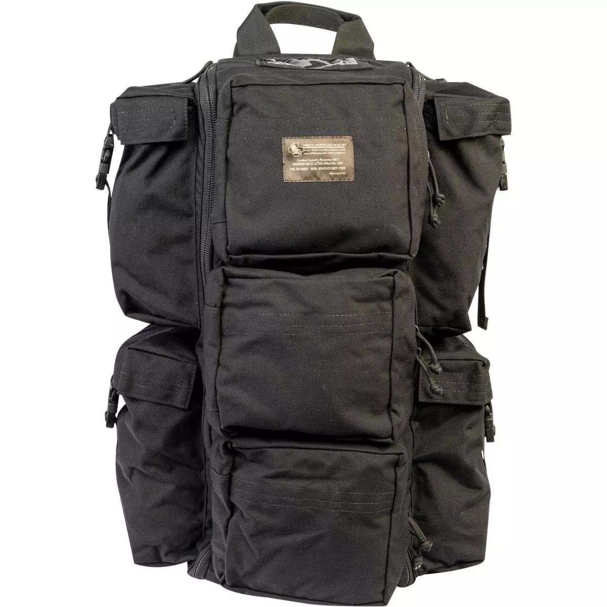 Schwarzer taktischer Rucksack aus Canvas mit Hauptfach, Fronttasche, seitlichen Fächern und verstellbarem Schultergurt.