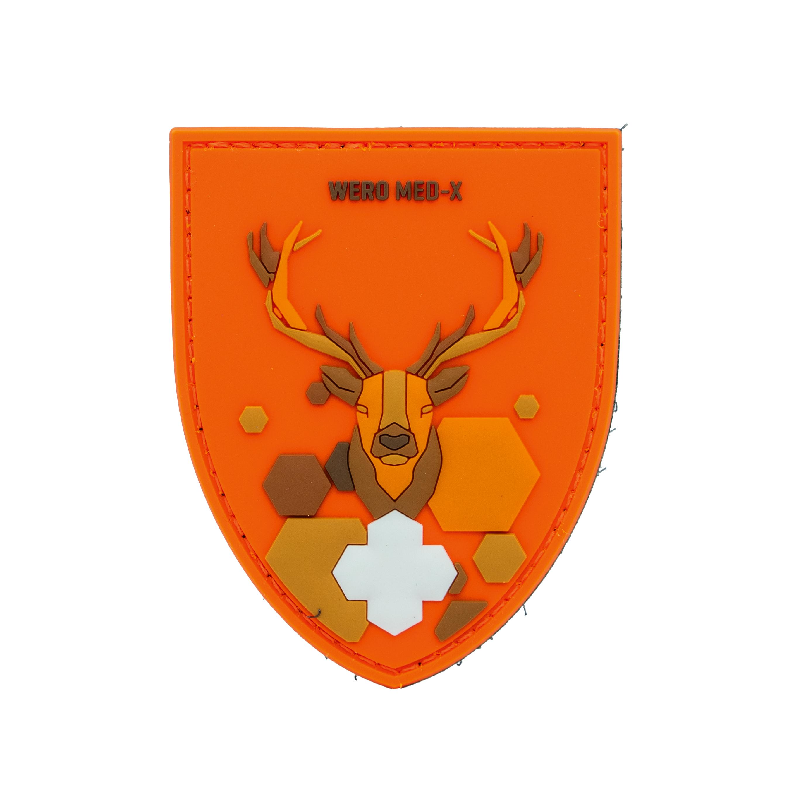 Ein orangefarbener Patch WERO MED-X® Hunter Medic Pack mit realistischem Hirschkopf, weißen Hexagonen und Kreuz sowie schwarzem Schriftzug.