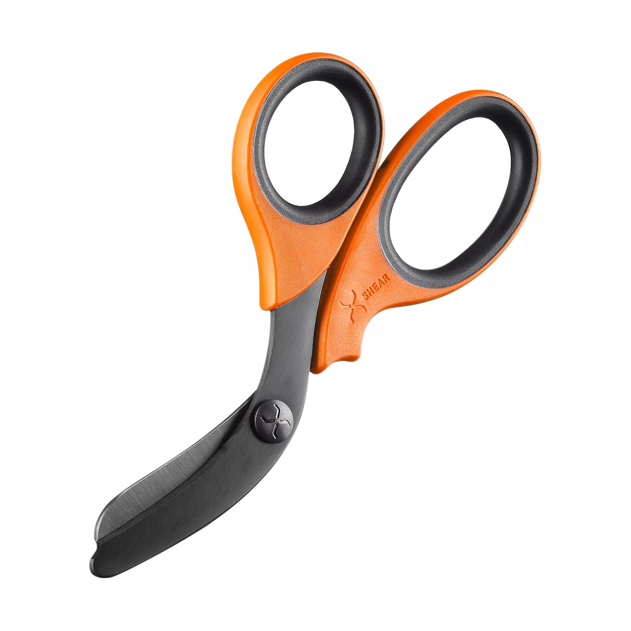 Traumaschere XSHEAR® - Orange mit gebogenen, schwarz titanbeschichteten Klingen und gehärtetem Edelstahl sowie orange-grauen Soft-Touch-Griffen
