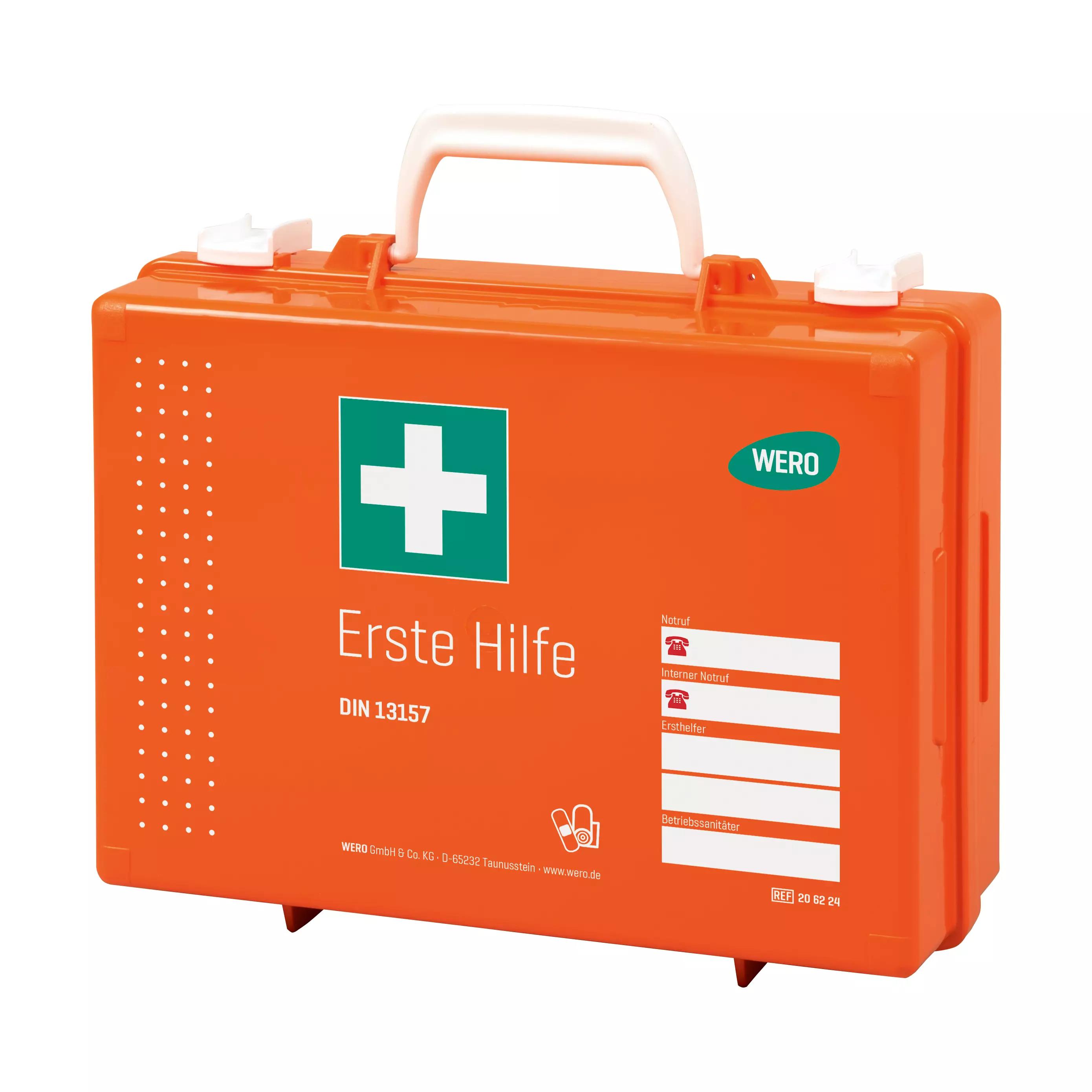 Ein Werotop® 350 Erste Hilfe Koffer mit grünem Kreuz und stabilem Tragegriff aus bruchsicherem ABS-Kunststoff, klarer Inneneinteilung und MasterTex Pflastern.