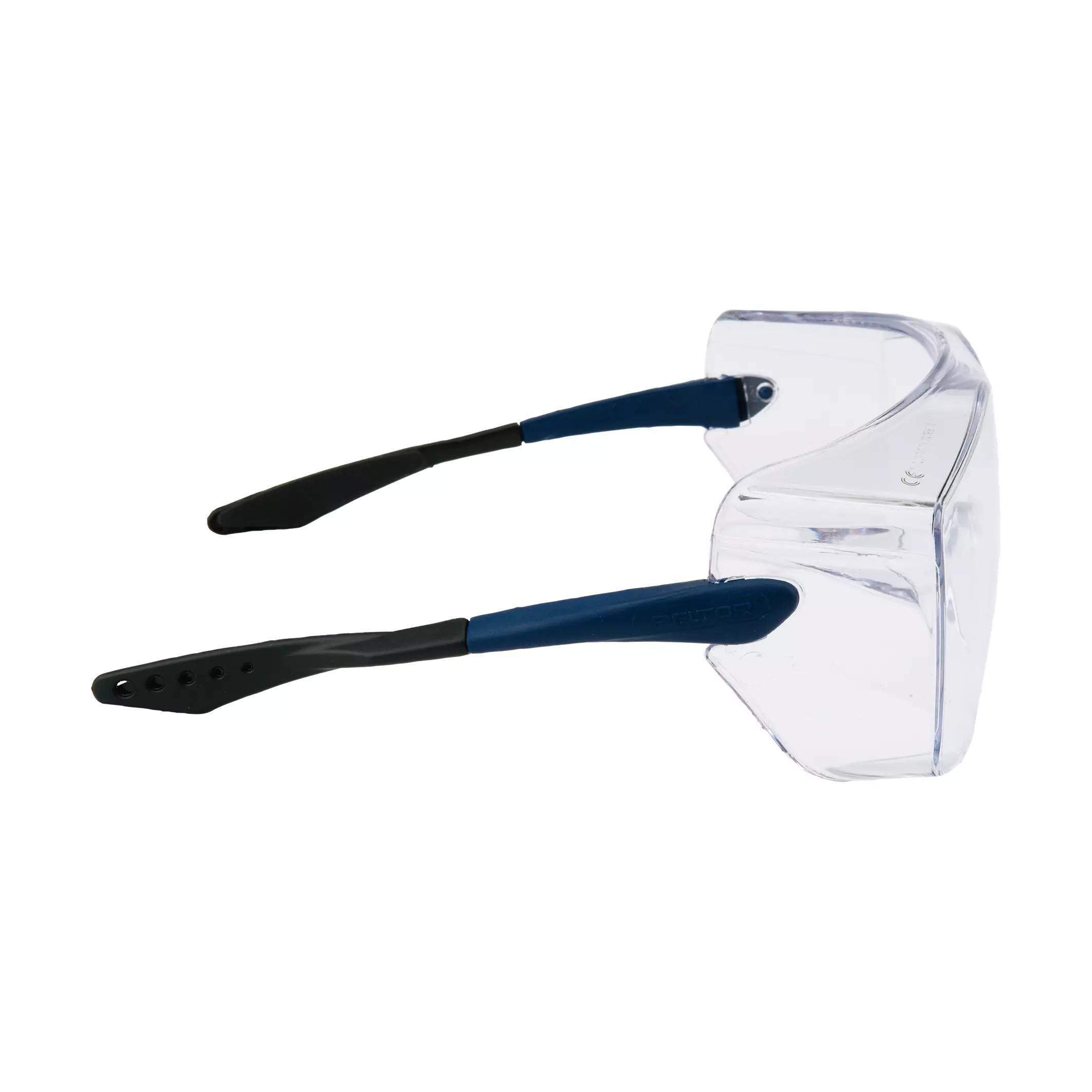 Überbrille 3M™ OX3000 mit transparenter Polycarbonatscheibe, kratzfest und beschlagfrei, schwarzem Rahmen und dunkelblauen Bügelakzenten in Seitenansicht.