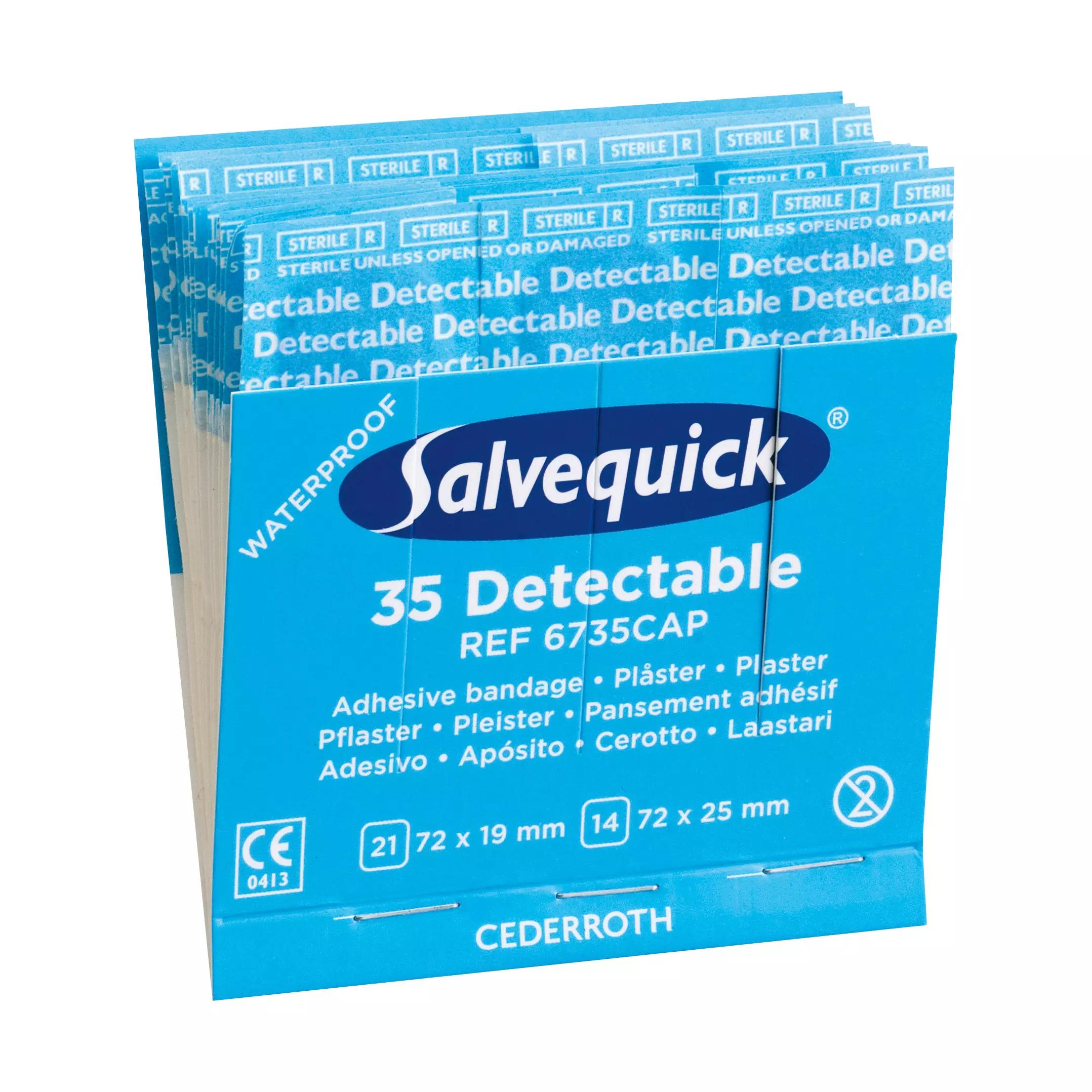 Eine aufrecht stehende Box Salvequick® Pflasterstrips, detektierbar zeigt mehrere wasserabweisende, detektierbare Pflaster in praktischer Entnahmeanordnung.