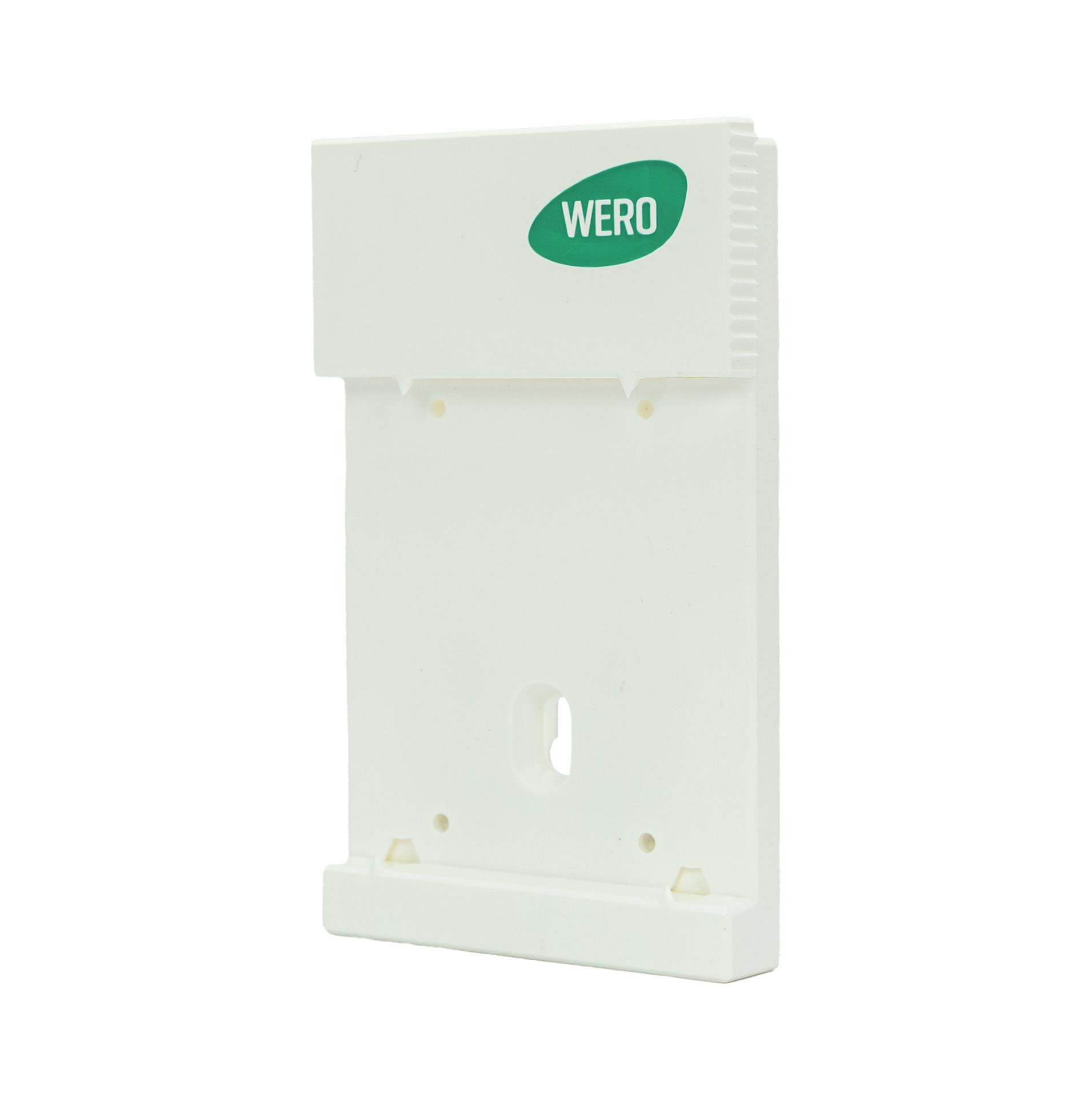 WERO Universalhalter aus Kunststoff als rechteckige Halterung mit grünem WERO-Logo, kleiner Öffnung unten und horizontalem Rillenprofil oben.