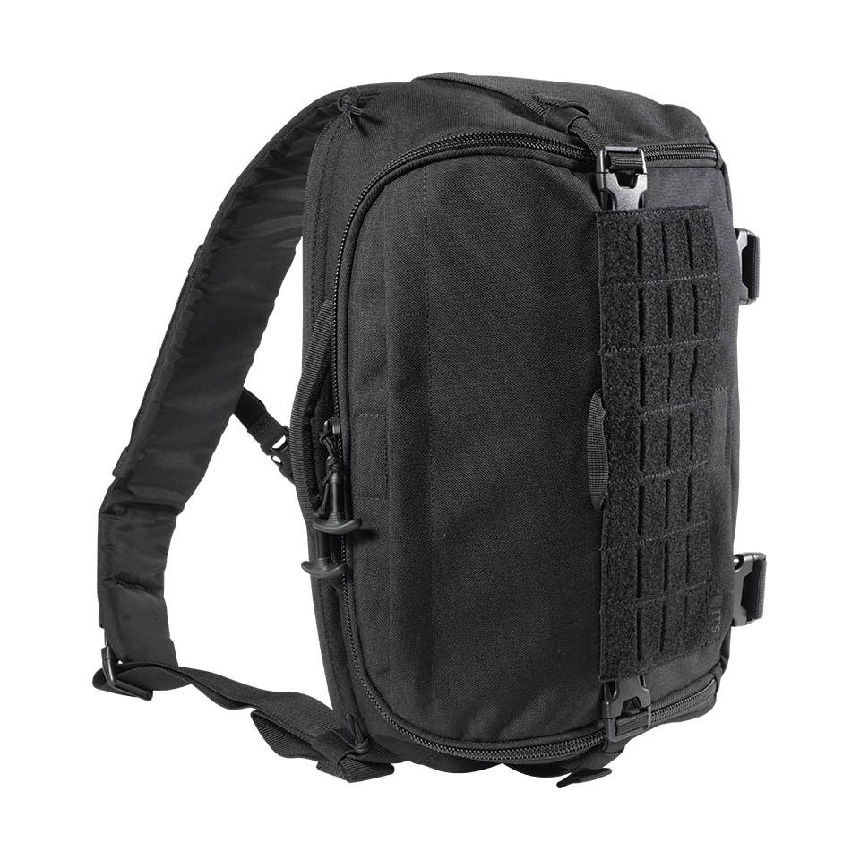 Der 5.11 UCR SLINGPACK ist eine schwarze, kompakte Notfalltasche mit Quer-Sicherheitsgurt, Innenfächern mit Gummizügen und Netztasche.