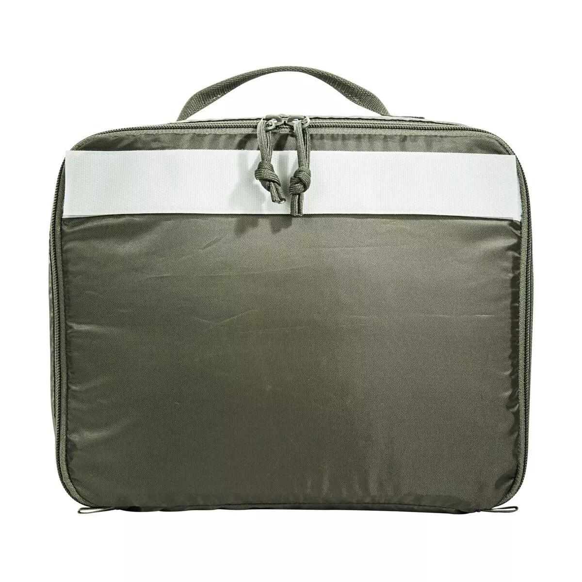 Eine rechteckige, dunkelgrüne TT Modular Medic Insert 30 VL Tasche mit weißem Streifen, Zipperverschluss, schwarzen Knoten und oberem Tragegriff.