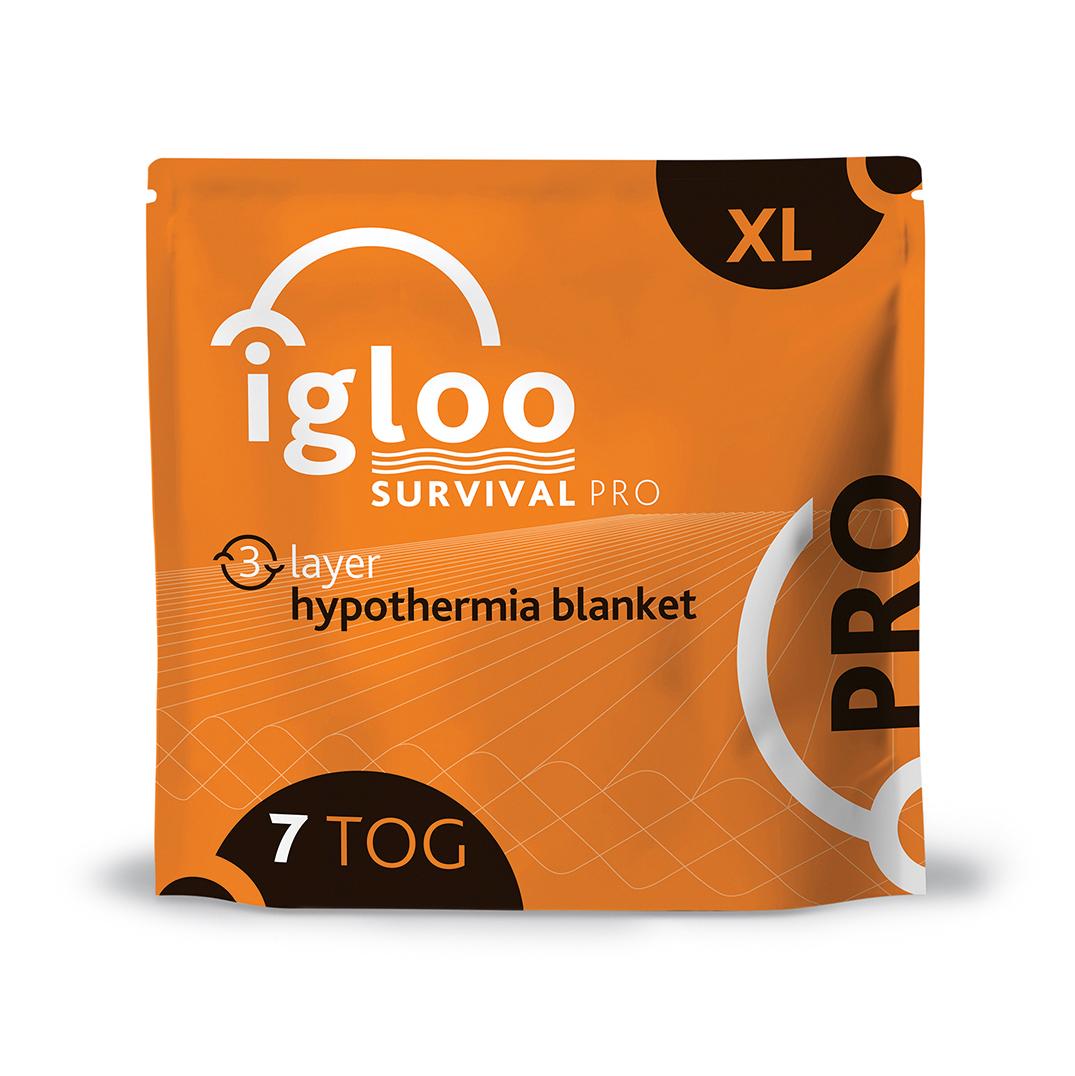 Ein orangefarner Beutel mit der Aufschrift igloo Survival Pro - Orange, Größe XL zeigt eine dreilagige Struktur und Hinweise auf XL sowie 7 TOG.