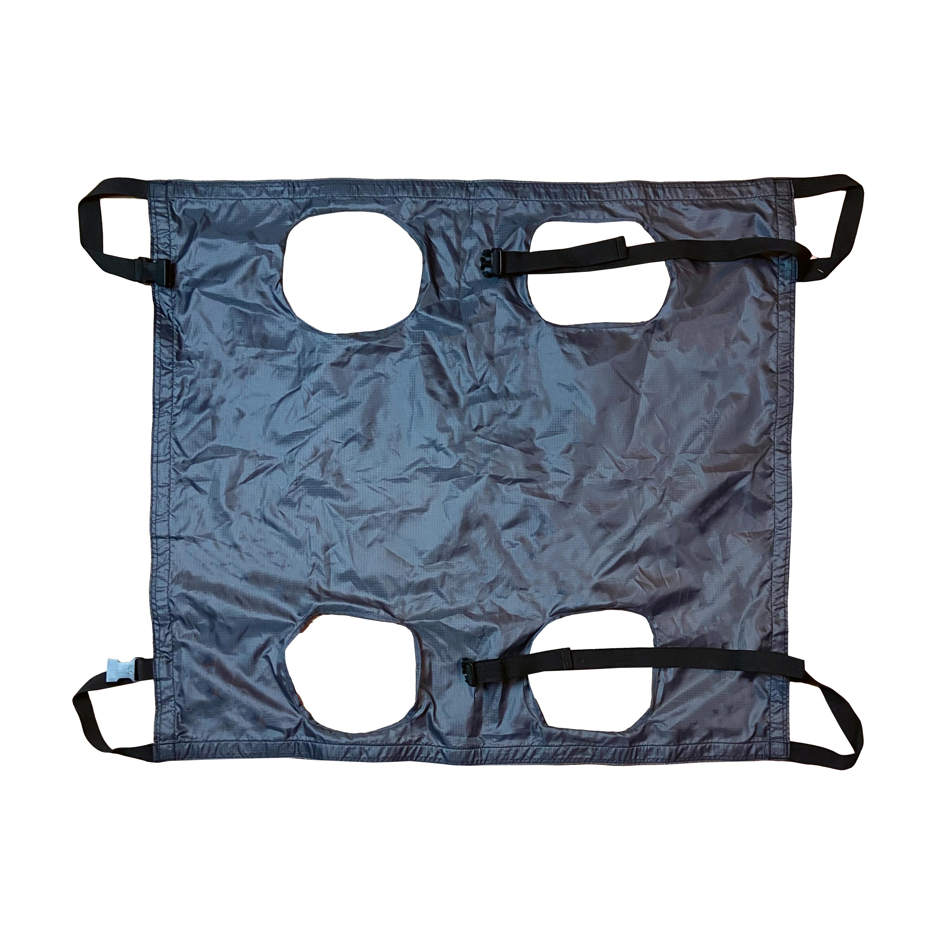 Eine graue Rescue Essentials K9 QuikLitter - Tragetuch für Diensthunde - Mittel aus robustem Ripstop-Material mit vier länglichen Beinöffnungen und schwarzen Tragegurten.