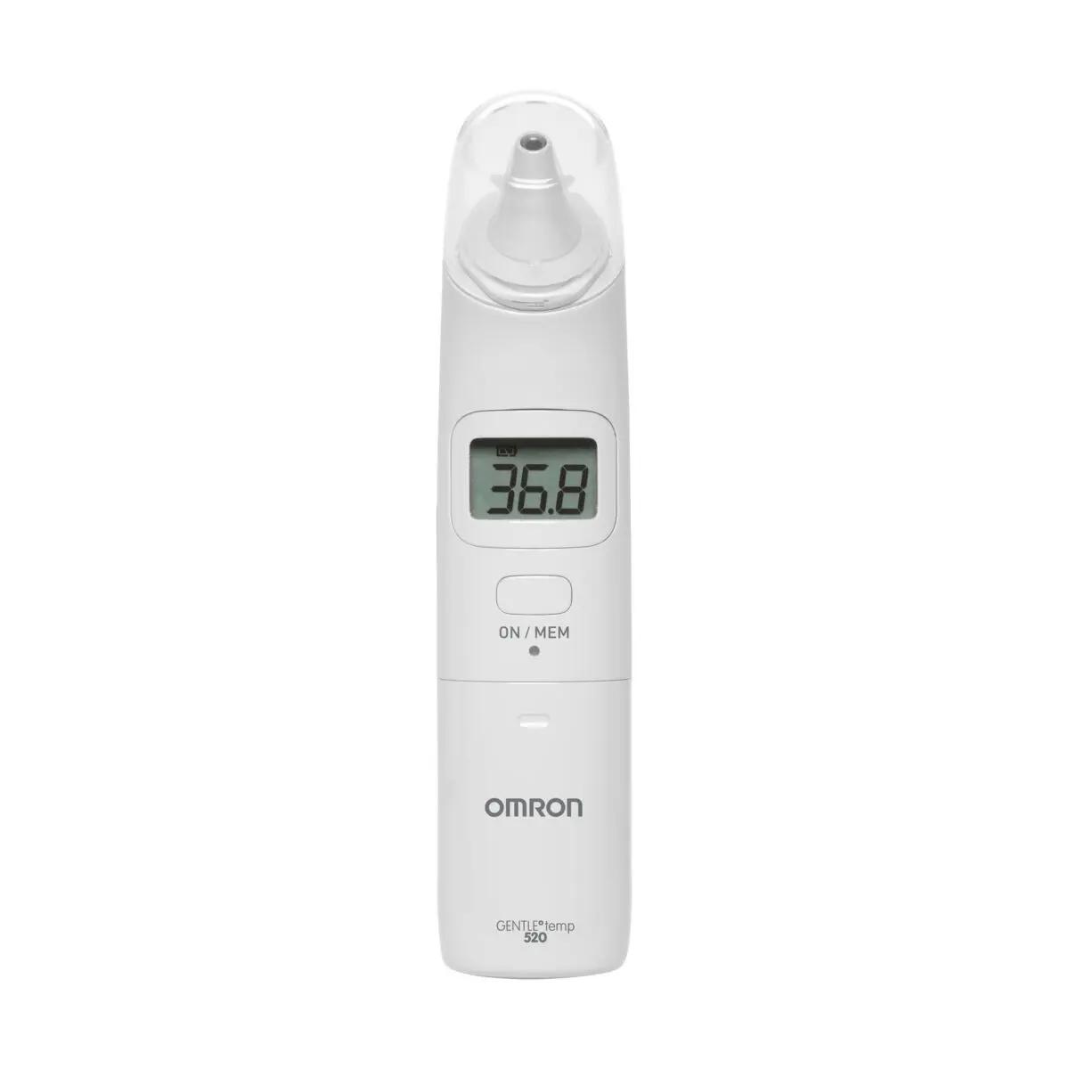 Das Infrarot-Ohrthermometer OMRON Gentle Temp 520 steht aufrecht, zeigt 36,8 °C auf dem Display und besitzt eine weiße, schlanke Form mit Schutzkappe.