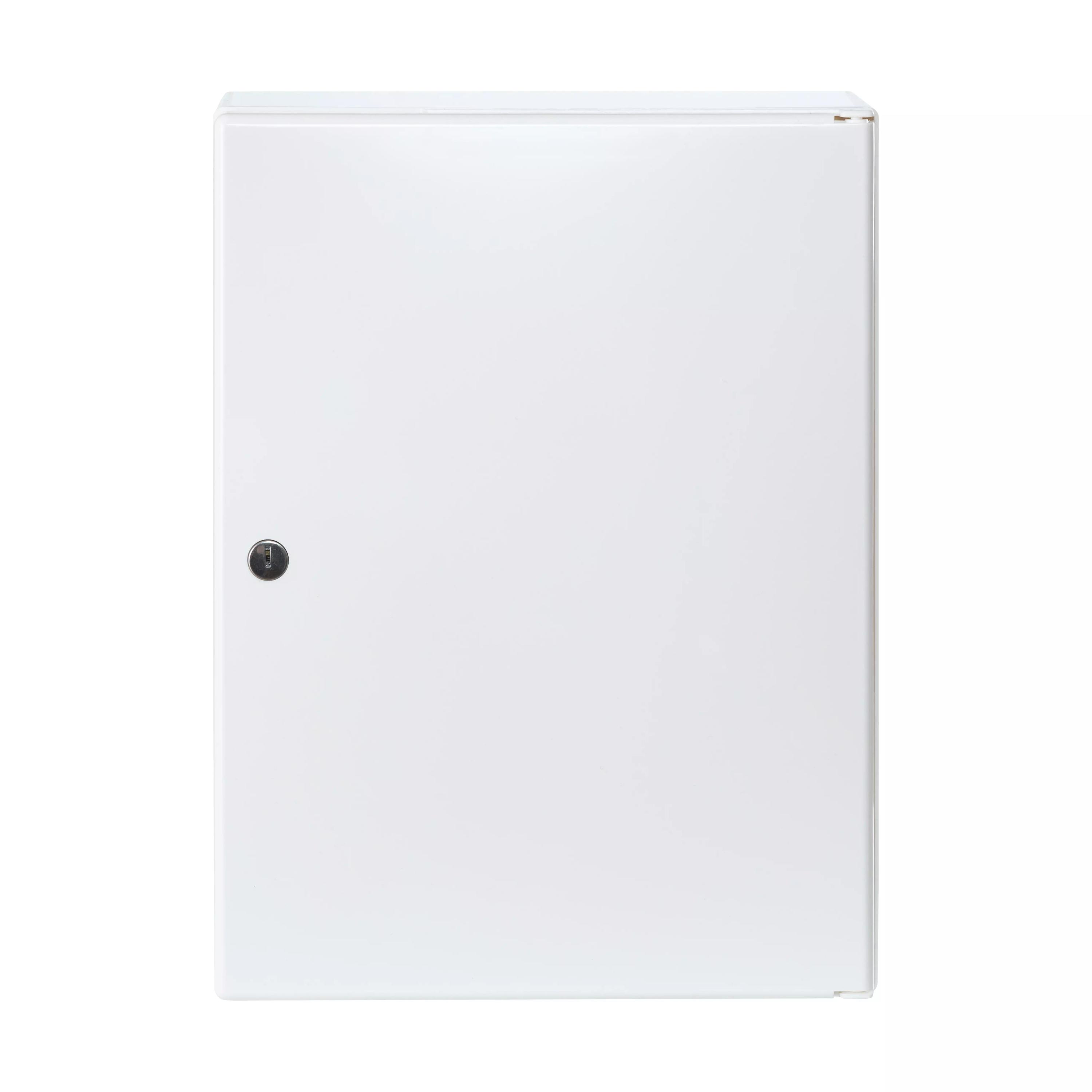 Weißer WERO Verbandschrank M1Trio aus Kunststoff, mit schwarzem Griff und Schloss, zwei verstellbare Zwischenböden, steht aufrecht.