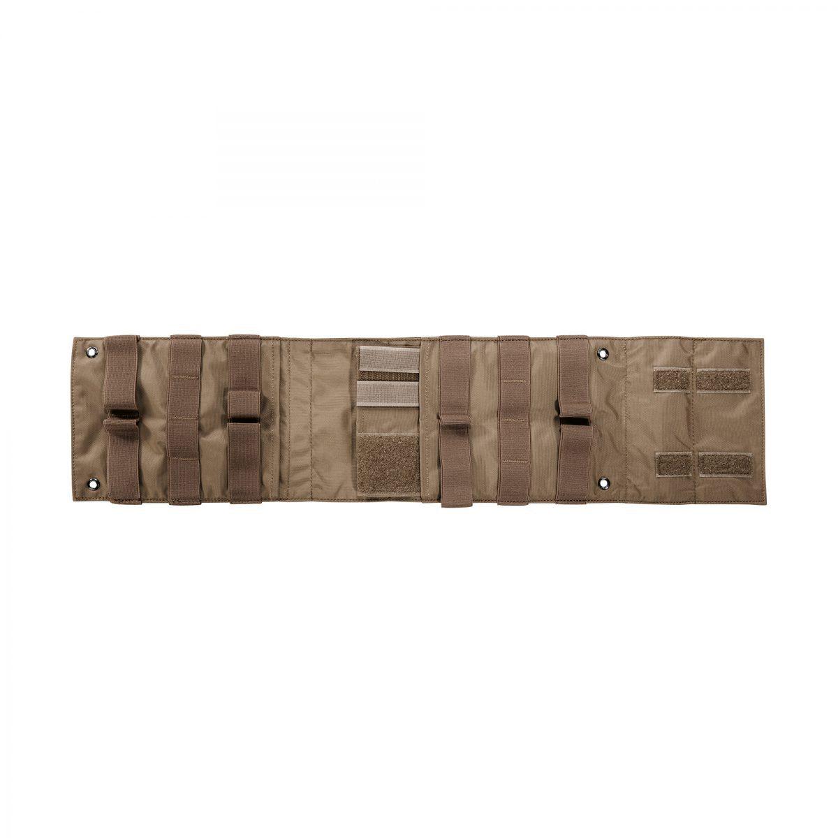 Zusammengefaltete TT IFAK Pouch VL - Coyote aus braunem Stoff mit mehreren Taschen, Riemen und Metallverschlüssen, MOLLE-kompatibel.