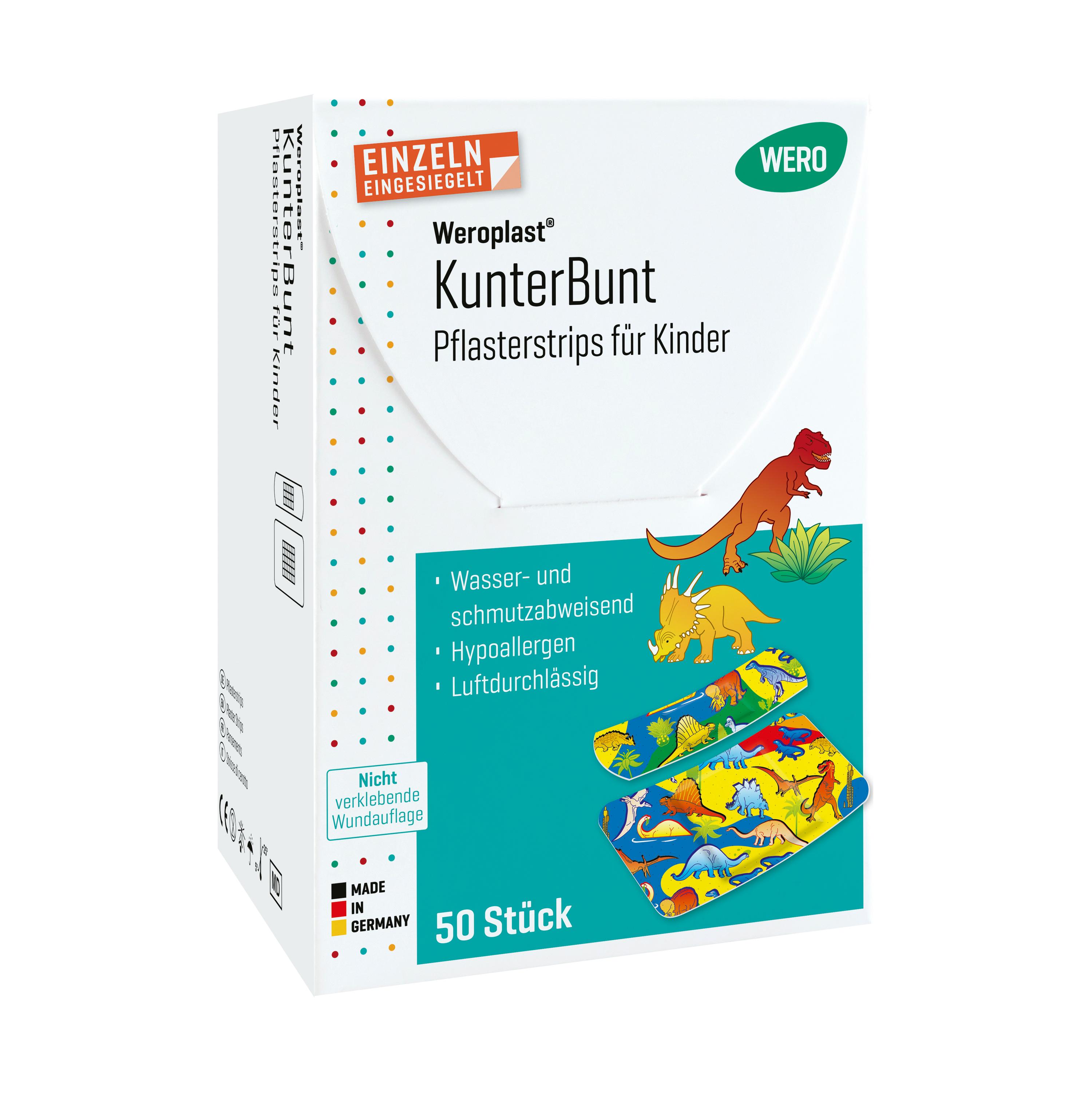 Ein Weroplast® KunterBunt Pflasterstrips Mix für Kinder Pflaster mit gelbem Rand und blauem Zentrum zeigt bunte Dinosauriermotive auf grünem Streifen.