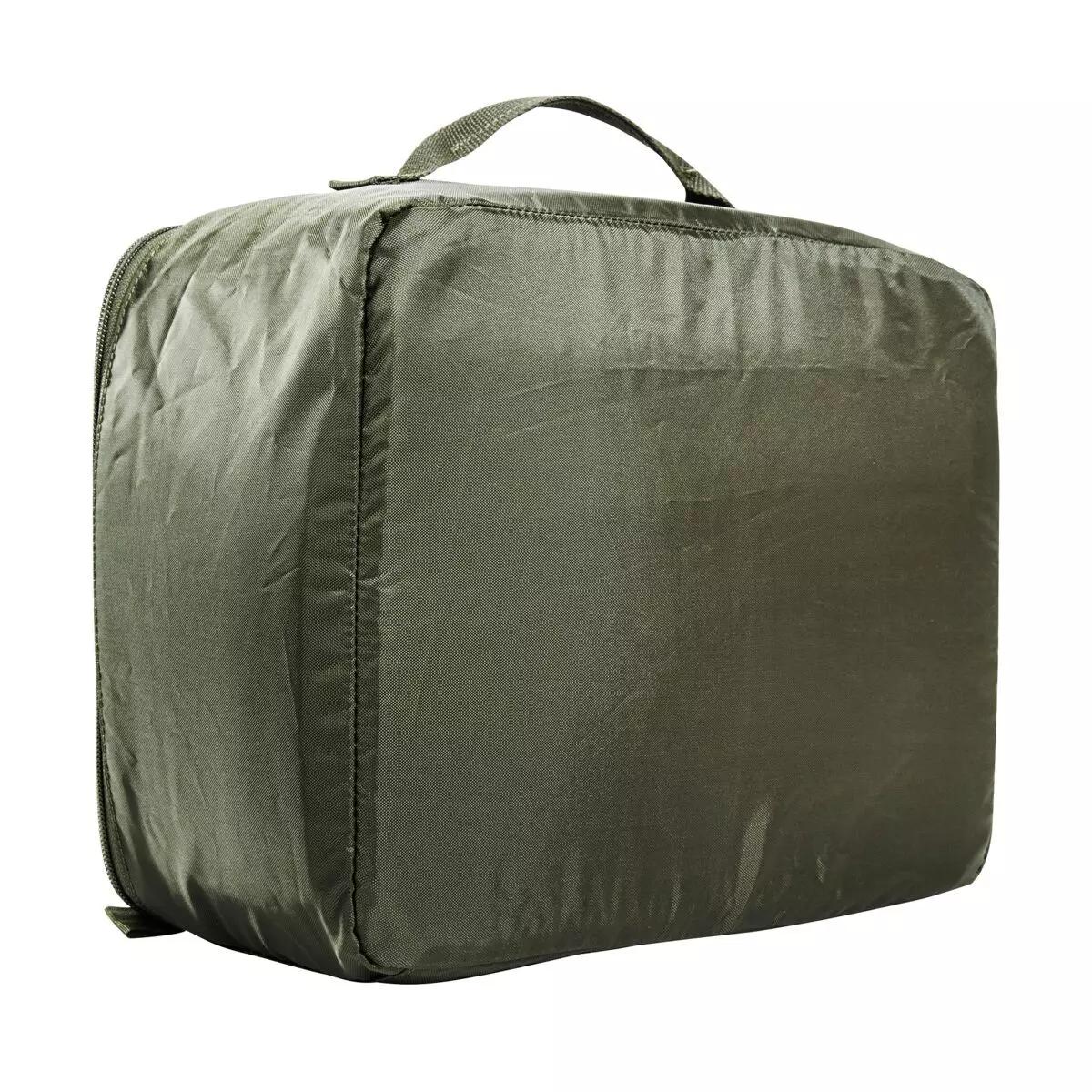 Ein grünes TT Modular Medic Insert 30 VL steht aufrecht mit Tragegriff und sichtbarem Reißverschluss, gefertigt aus robustem, vermutlich wasserdichtem Material.