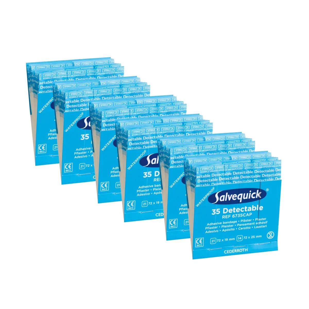 Mehrere blau-weiße Salvequick® Pflasterstrips, detektierbar - VE=6 Einsätze Boxen, zeigen wasserabweisende, detektierbare Pflaster, ordentlich nebeneinander angeordnet.