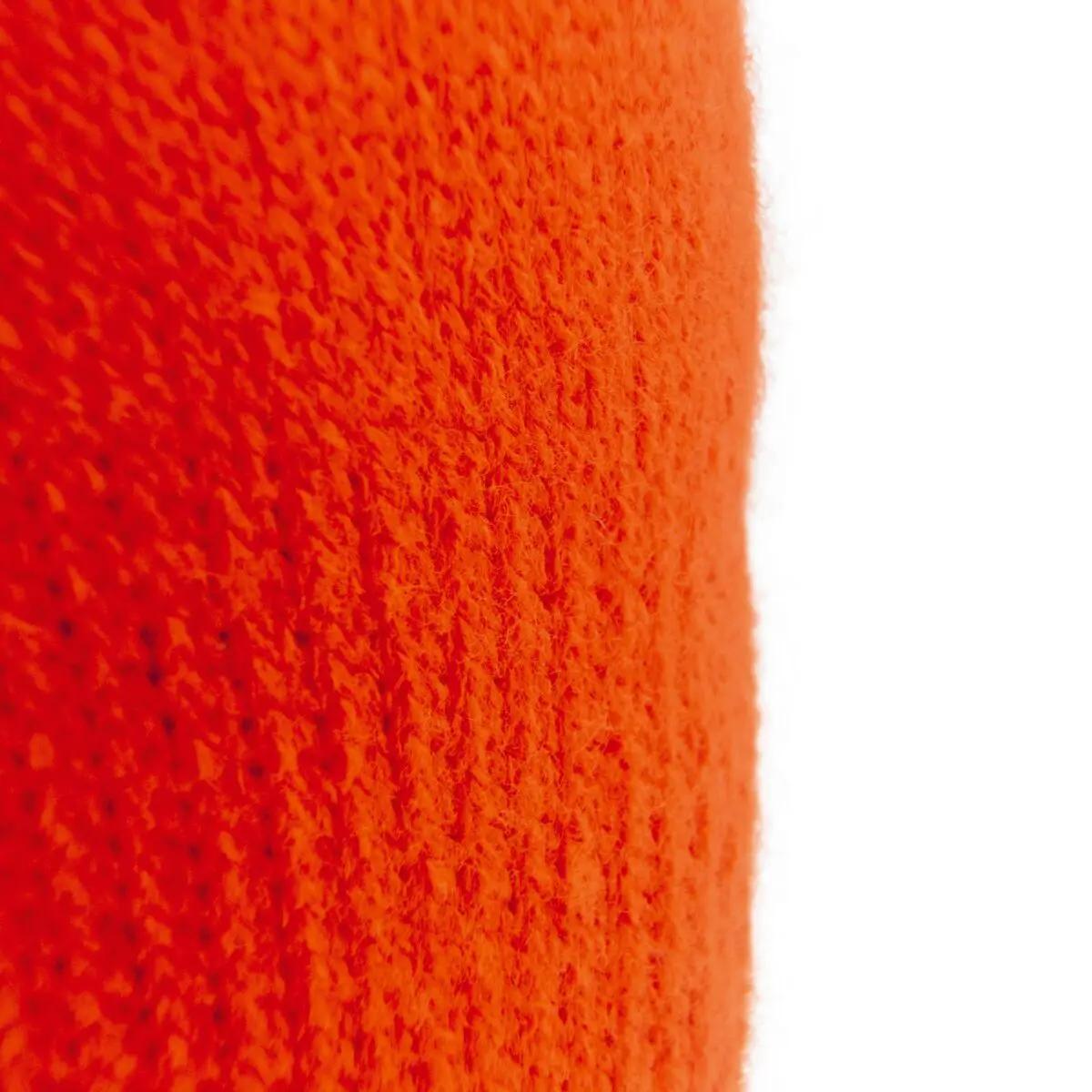 Leuchtend orangefarbener Kälteschutzhandschuh WERO Frosty, eng gestrickt mit leicht flauschiger Oberfläche, Größe 8, gut sichtbar im Bild.