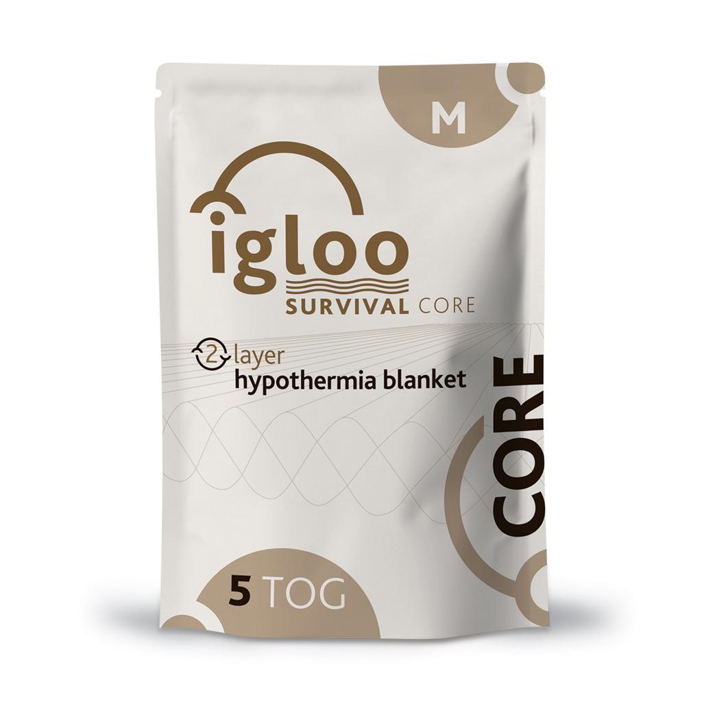 Abgebildet ist ein weißer Beutel mit braunen Mustern der igloo Survival Core - Coyote, Größe M, beschriftet als 2-lagige Hypothermie-Decke.