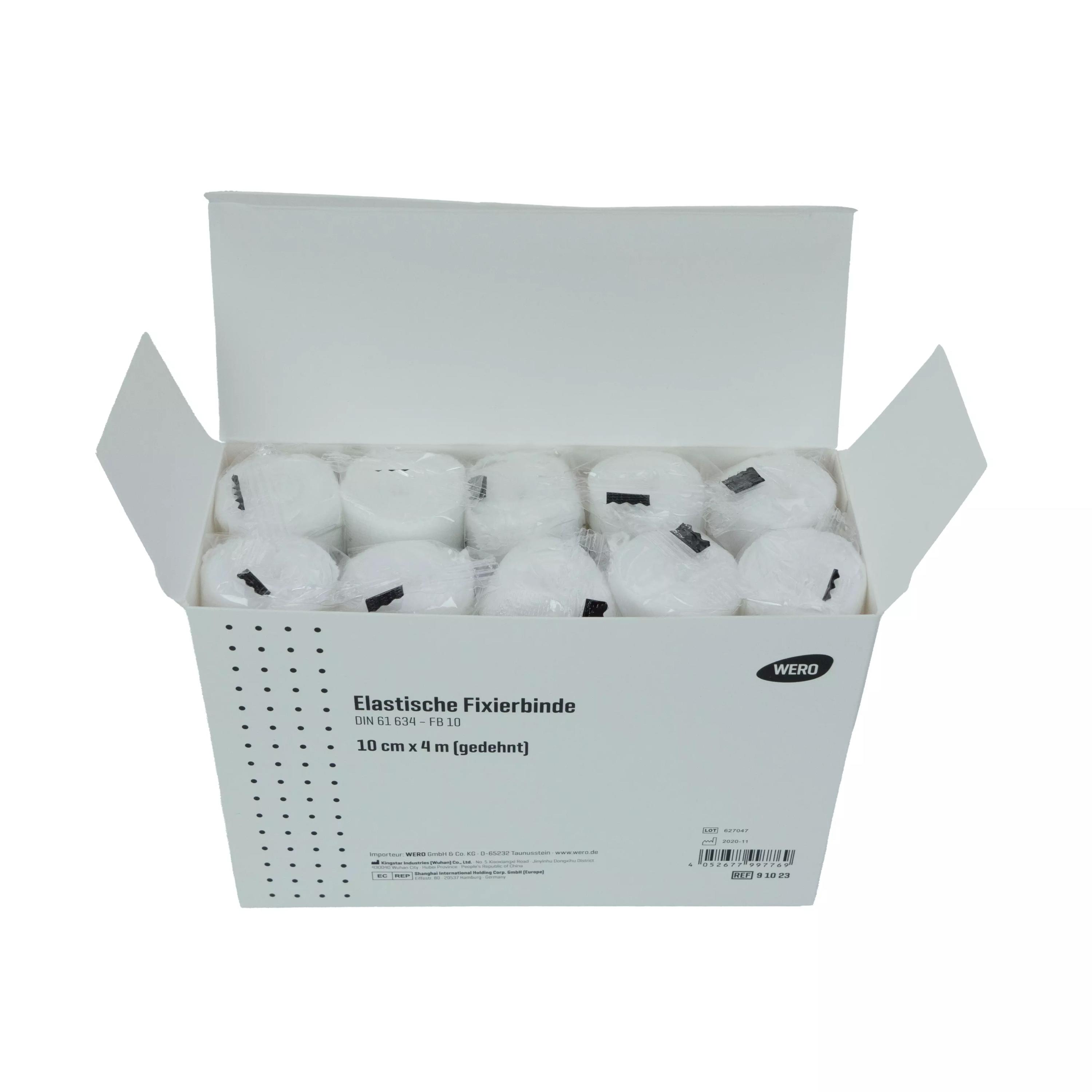 Eine aufrecht stehende Schachtel Elastische Fixierbinde DIN 61634 - 10 cm, 10 Stk zeigt einzeln verpackte, dehnbare, weiche Mullbinden in Reihen angeordnet.