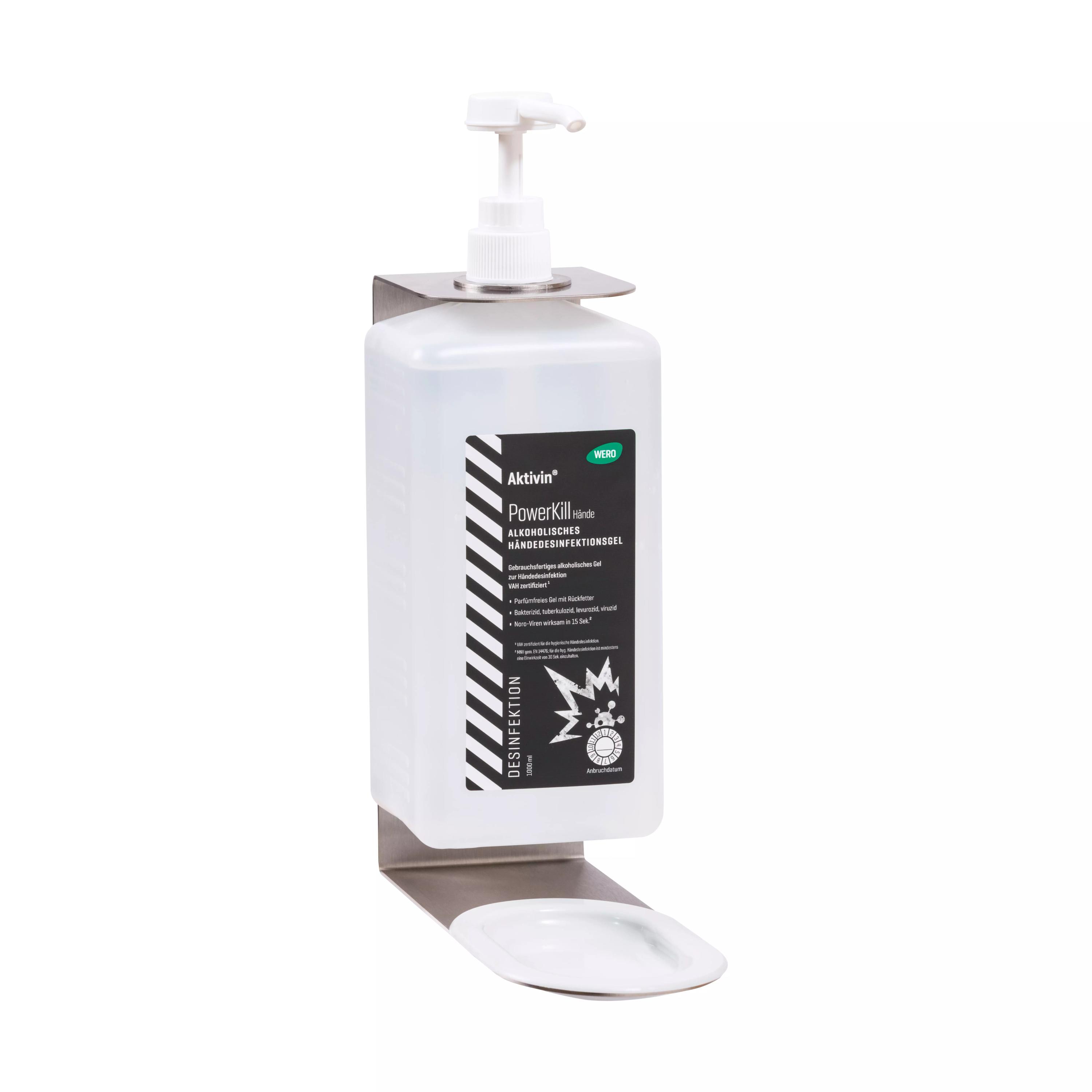 Eine transparente Euroflasche mit Dosierpumpe steht im WERO Flaschenhalter für 500 / 1000 ml, der an einer Edelstahlwand montiert ist.