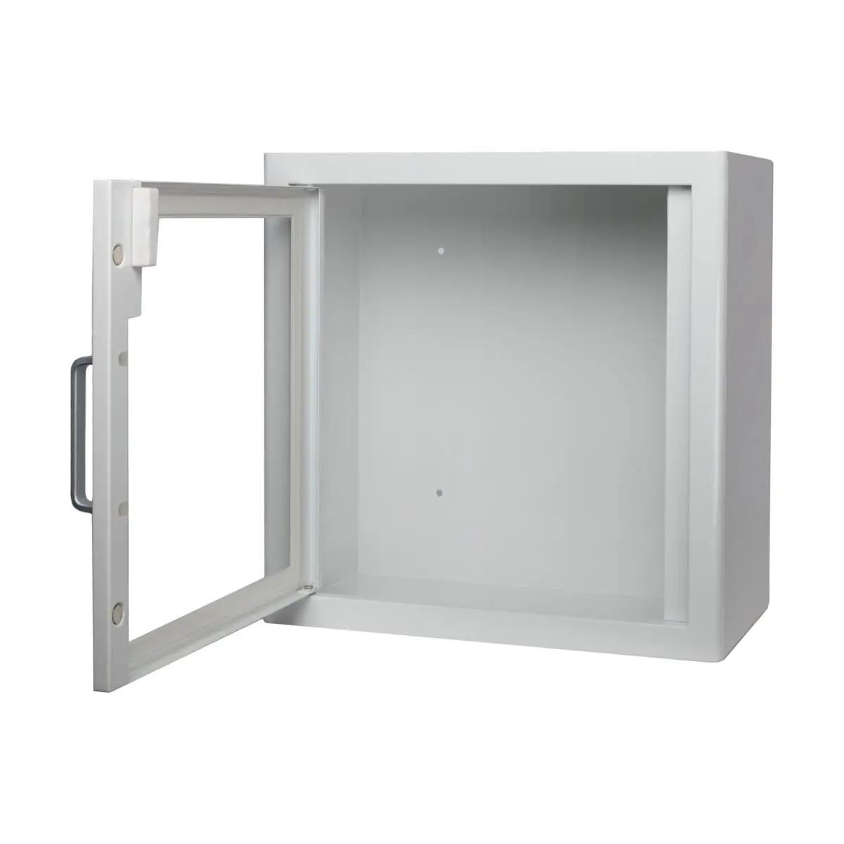 Ein WERO AED-Wandschrank aus grauem Metall steht mit geöffneter Tür und Sichtfenster im Zentrum des Bildes.