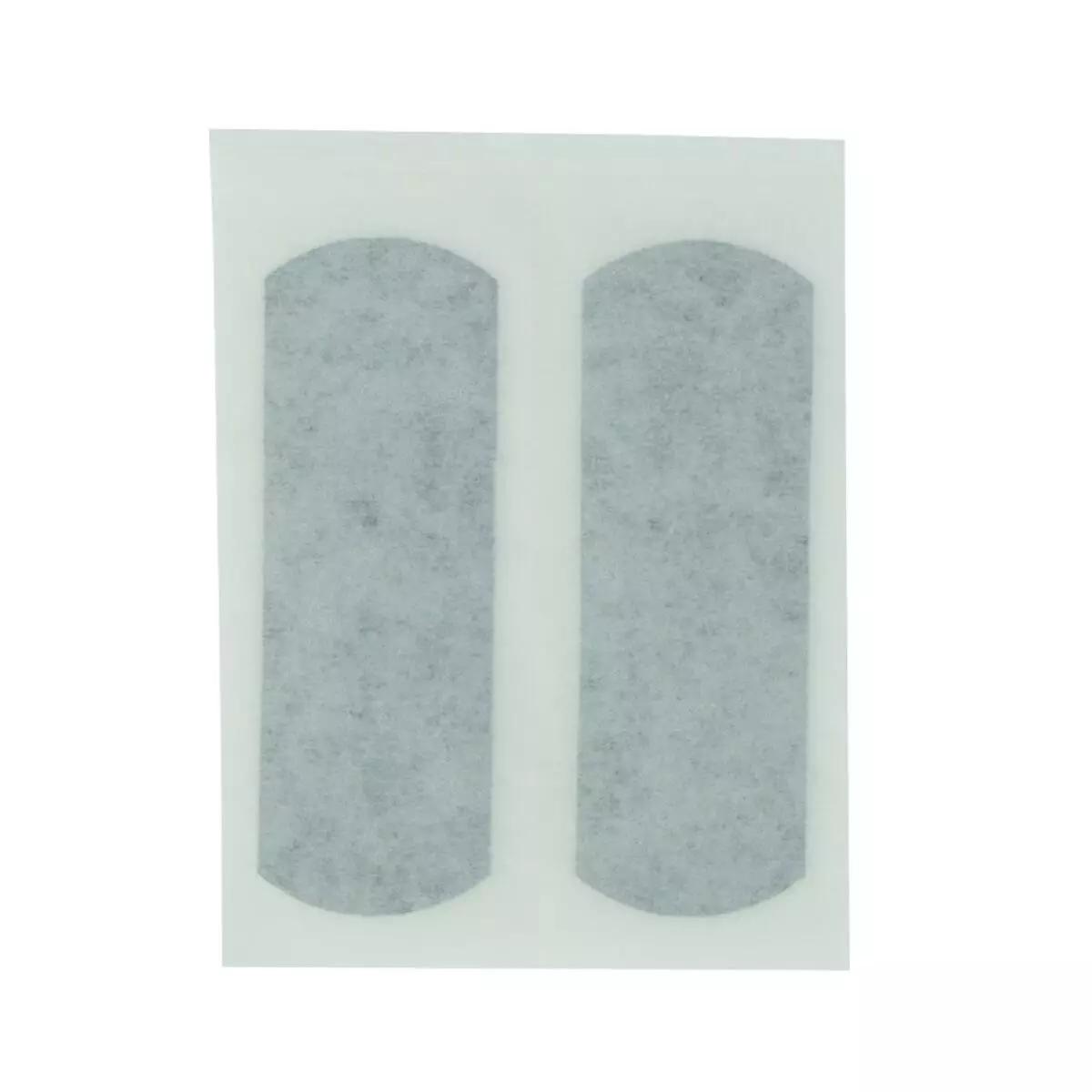 Zwei rechteckige WERO MED-X® TrostPflaster Mini Mix Pflaster aus schwarzem, textilem Gewebe mit extra starker Klebkraft und querelastischer Struktur.