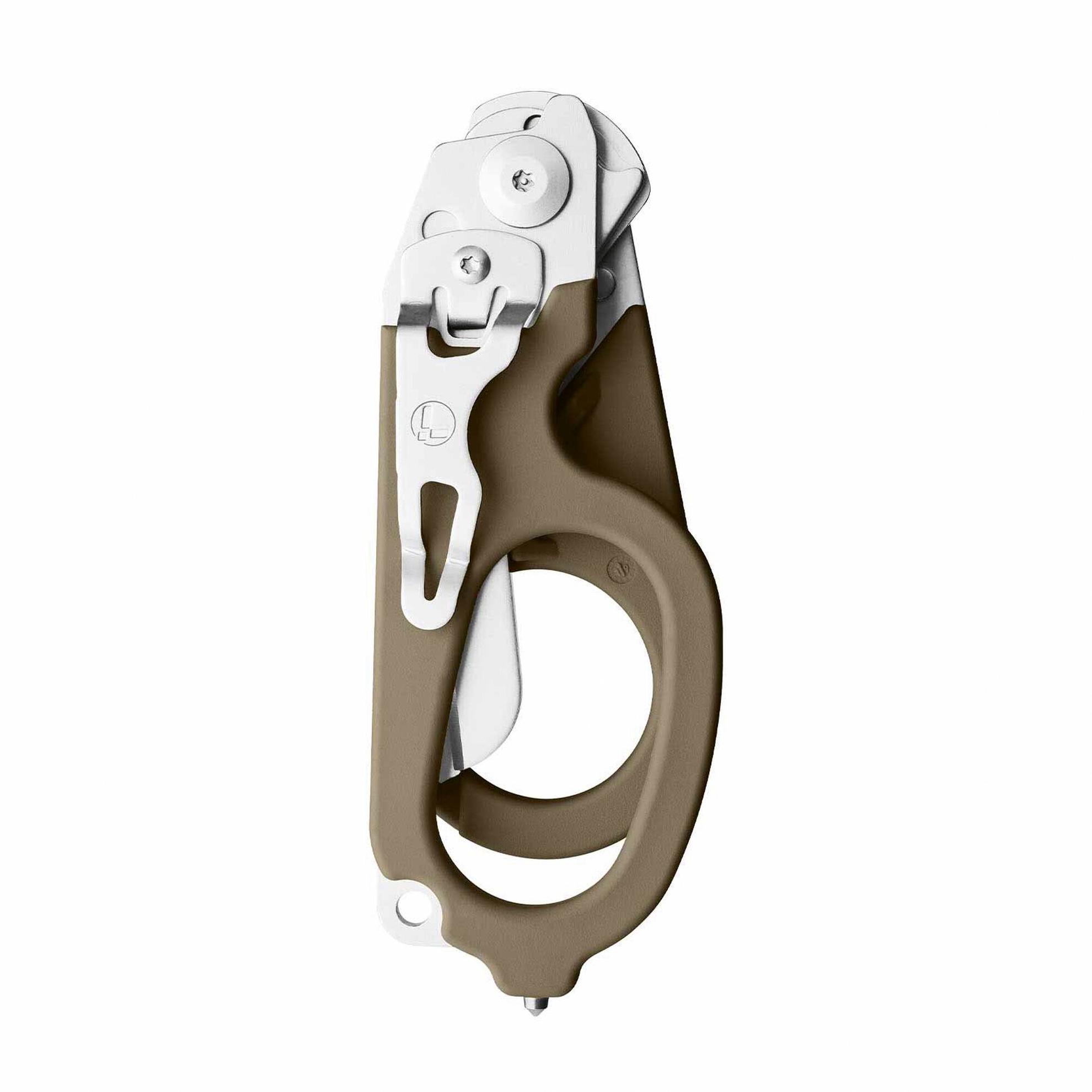 LEATHERMAN® RAPTOR® Rescue - Coyote mit tanfarbenen, ergonomischen Griffen und silbernen Klingen, im geschlossenen Zustand frontal dargestellt.