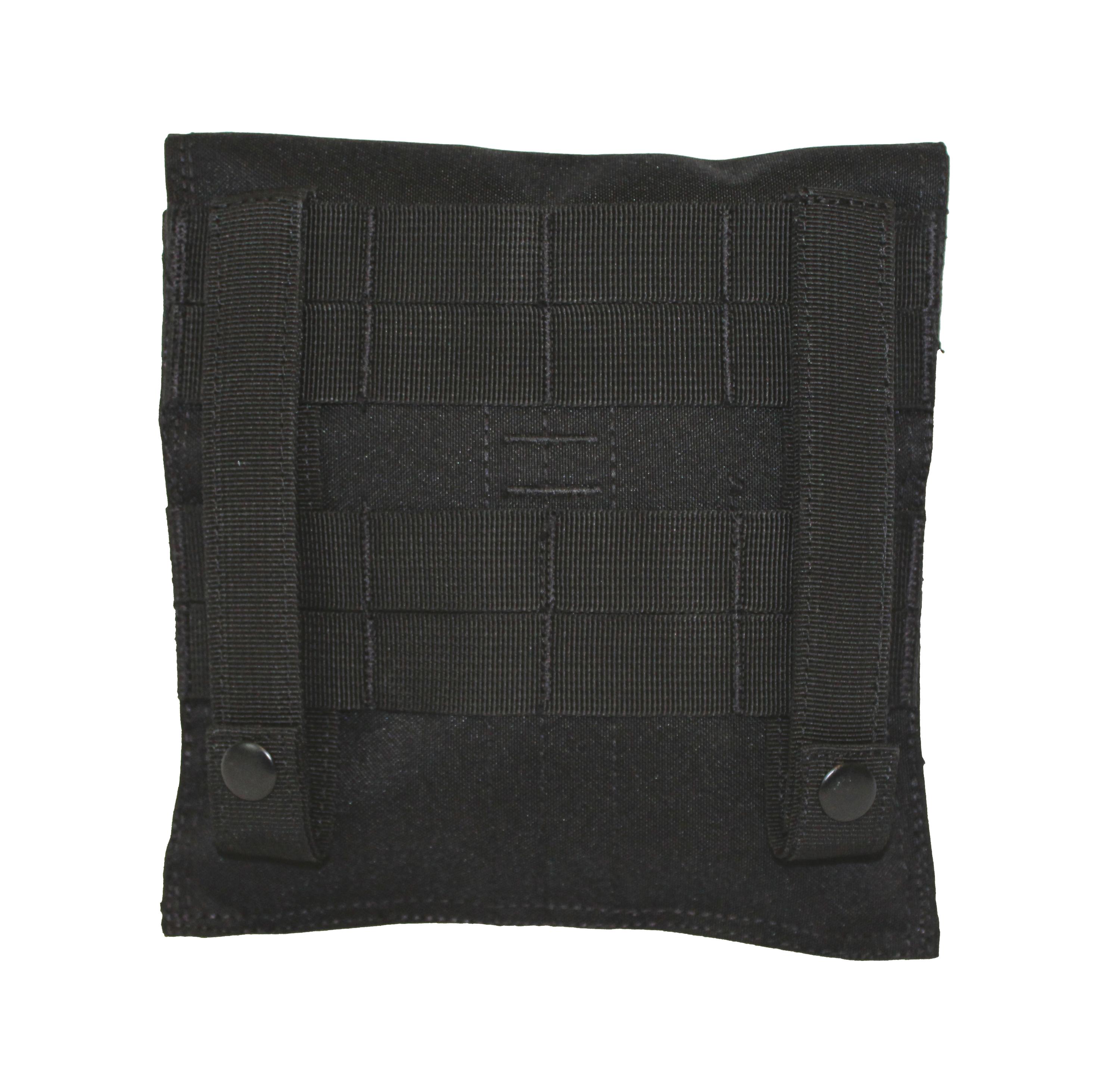 Schwarze Tasche für Rescue Essentials QuikLitter™ Lite mit MOLLE-Lasercut auf der Vorderseite und seitlichen Verstellriemen zur Befestigung.