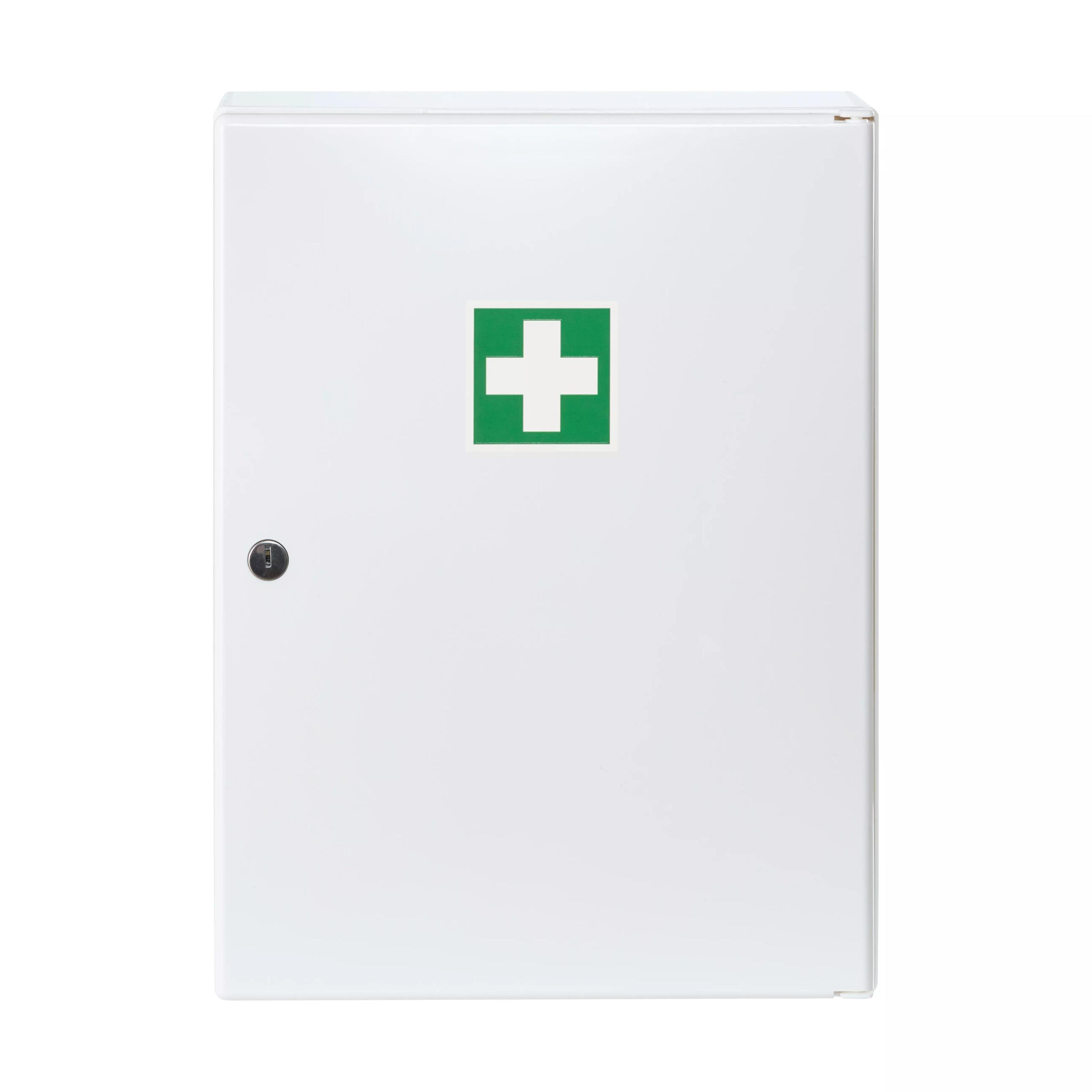 Weißer WERO Verbandschrank M1Trio mit grünem Kreuz, flachem Deckel, schwarzem Drehknauf und zwei verstellbaren Zwischenböden, aus Kunststoff.