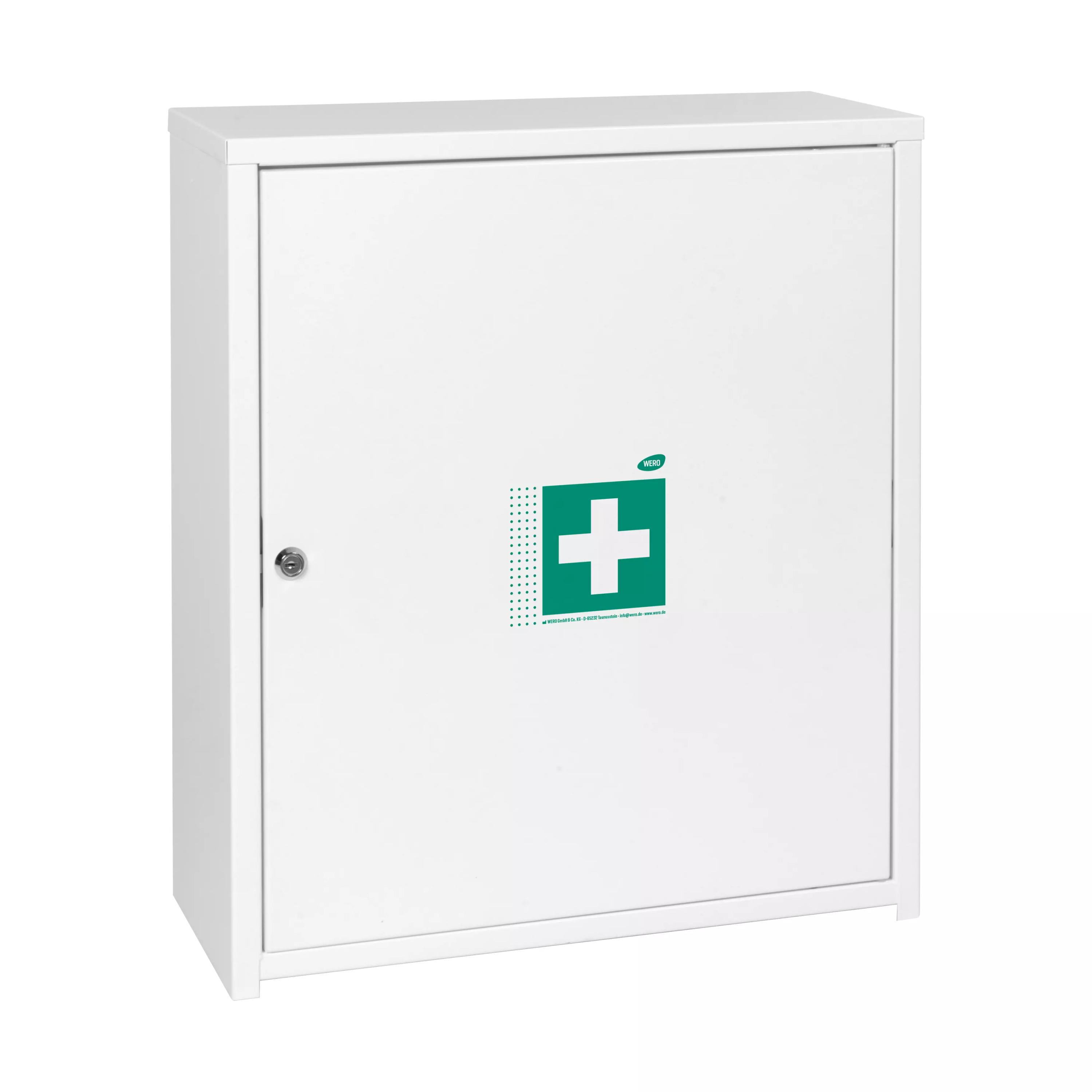 Weißer WERO Verbandschrank MaxiDeep 6 / 073 aus Stahlblech mit grünes Kreuz und silbernem Türknauf, als Erste-Hilfe-Schrank deutlich erkennbar.