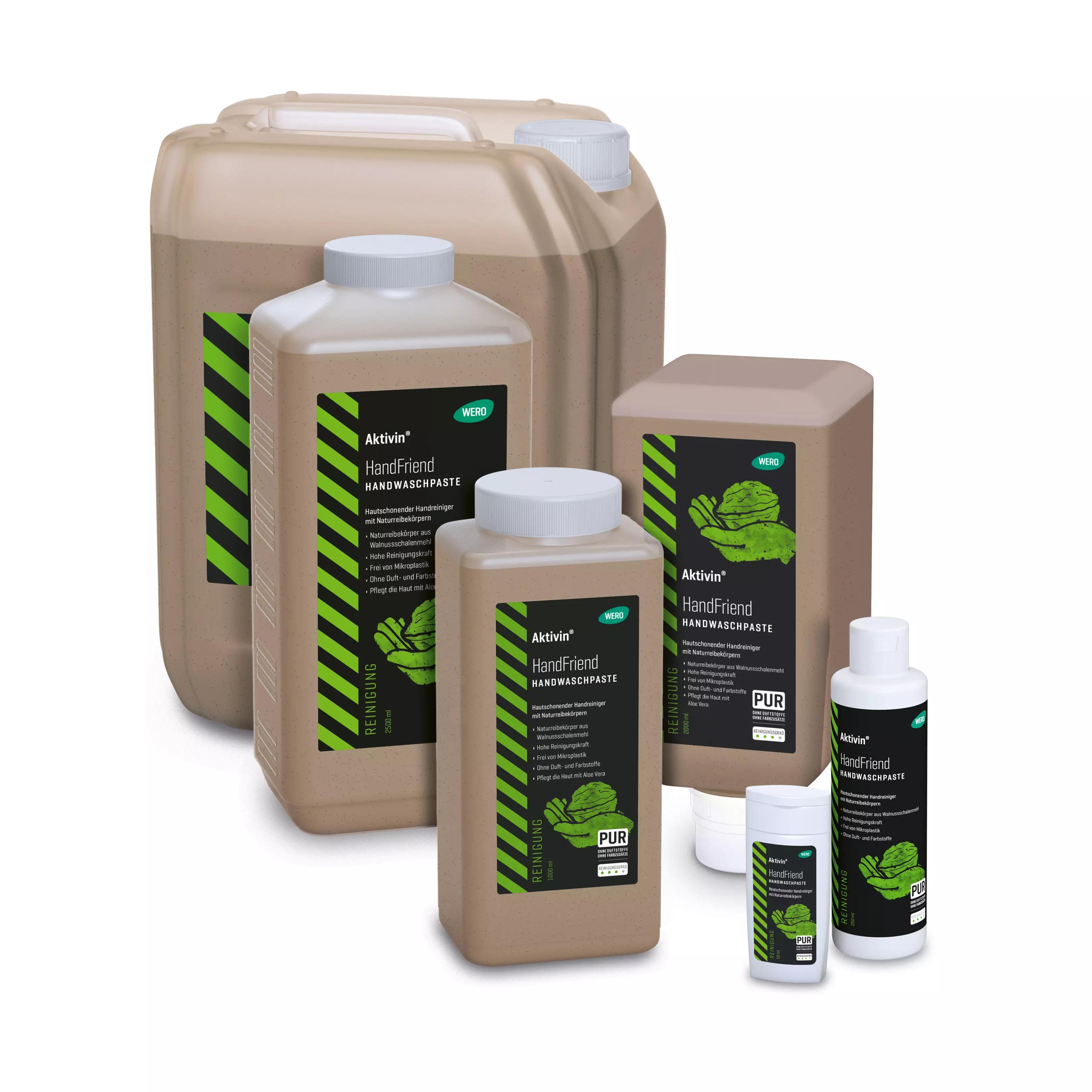 Sechs unterschiedlich große Flaschen Handwaschpaste Aktivin® HandFriend mit grüner Etikettierung, geeignet für starke Verschmutzungen, stehen gestaffelt nebeneinander.