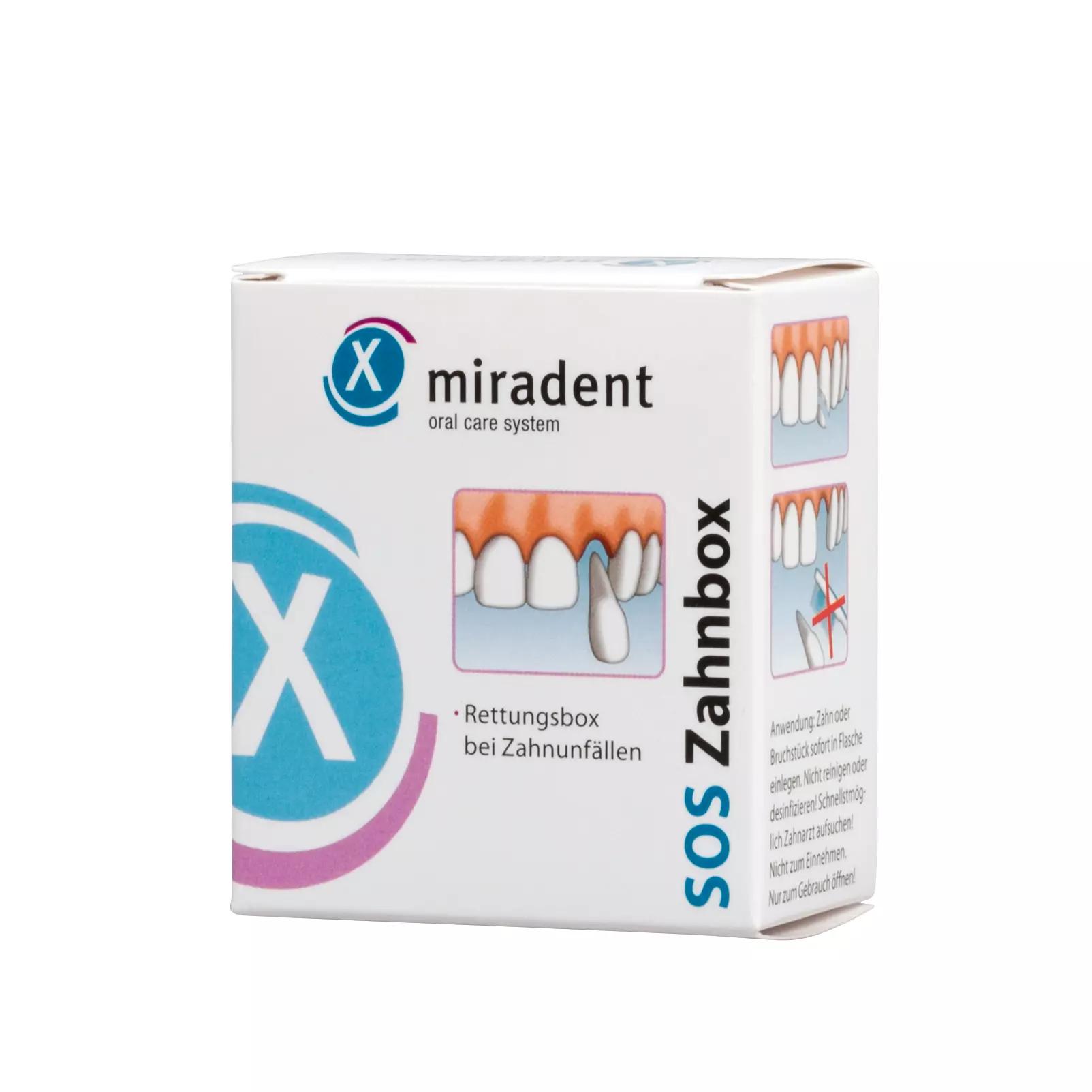 SOS Zahnbox in weißer Verpackung mit farbigem Design, zeigt ein Zahn-Symbol und Hinweise zur gebrauchsfertigen Nährlösung für Zahnunfälle.