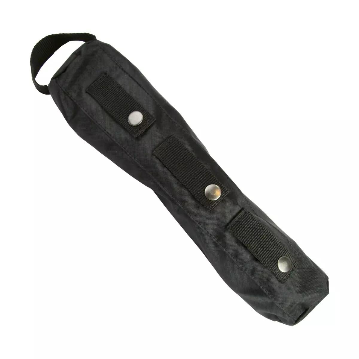 Schwarze Slishman Traction Splint - COMPACT (STS-C) Tasche mit langem Tragegriff, kompaktem Design und robustem Material, oben mit silbernen Druckknöpfen gesichert.