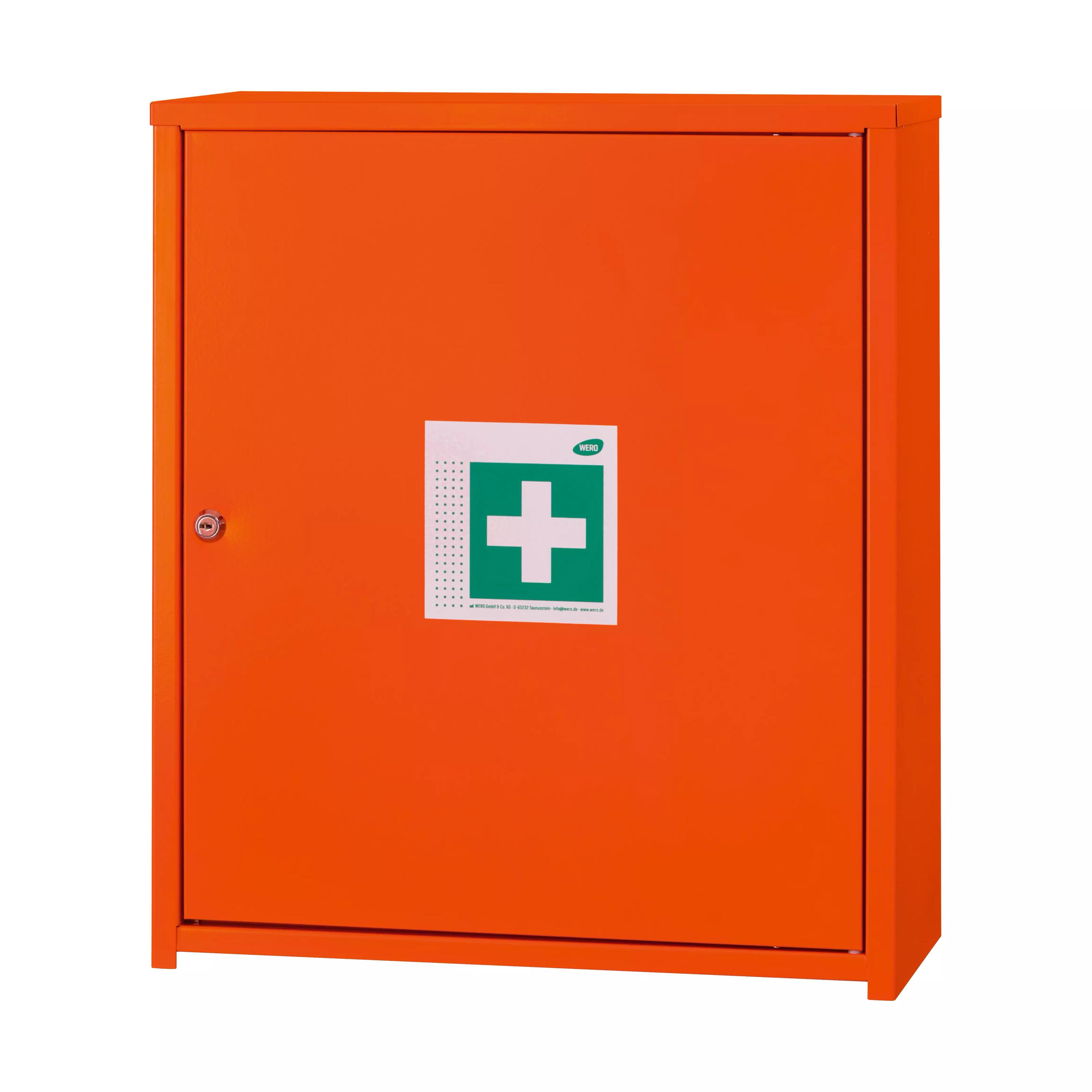 Orangefarbener WERO Verbandschrank MaxiDeep 6 / 073 mit grünem Erste-Hilfe-Kreuz, Zylinderschloss und zwei verstellbaren Fachböden.
