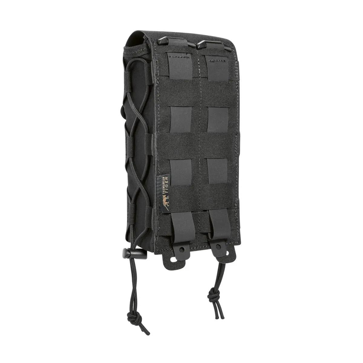 Schwarze TT IFAK Pouch Vertical steht aufrecht, zeigt MOLLE-Schlaufen, seitliche Zugbänder, Top-Griff, Reißverschluss und robuste Verarbeitung.
