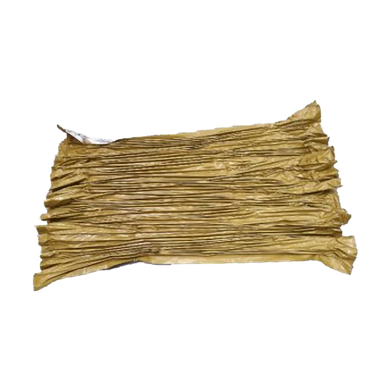 Ein rechteckiges, mehrfach gefaltetes und geknittertes Blatt der Blizzard IFAK™ Decke mit sichtbaren Querfalten und kleinem Riss oben links.