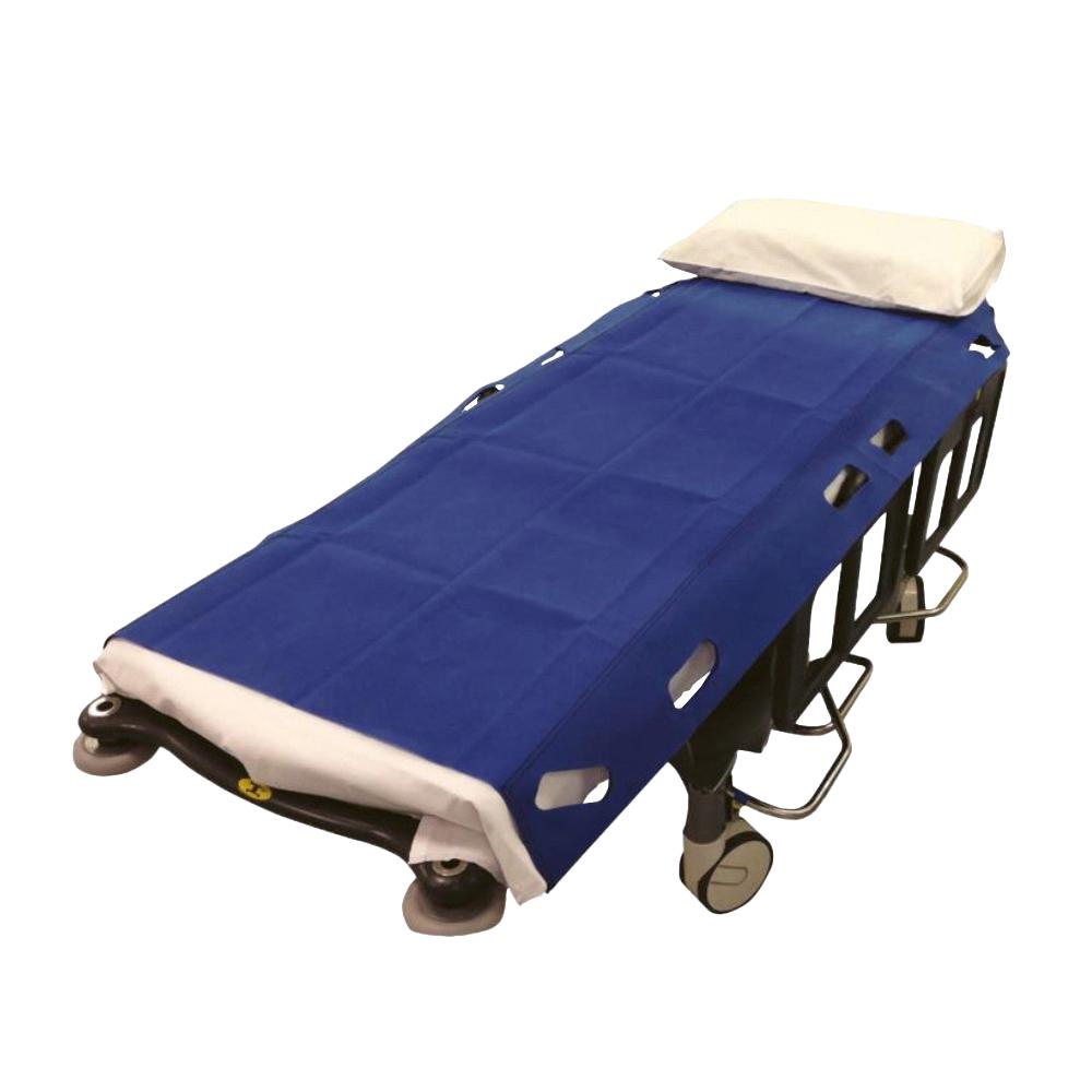 GBUK Banana Transfer Sheet liegt auf einer blauen Trage mit weißen Stoffbezug und rechteckigen Ausschnitten, passend für den Patiententransfer.