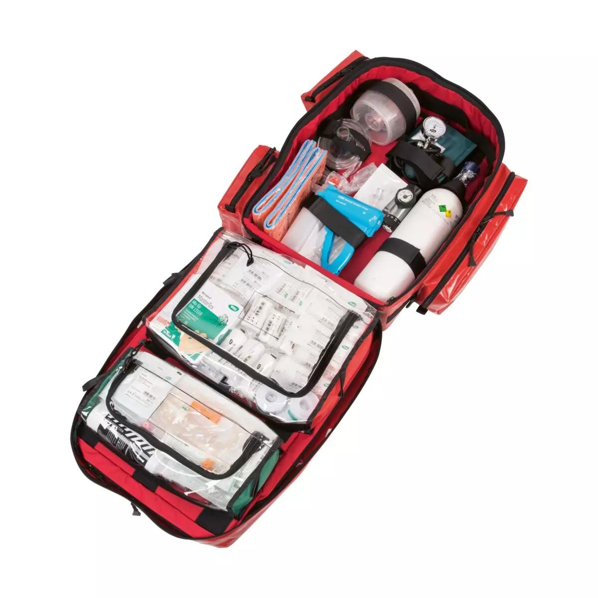 HAN-LIFE Rettungsrucksack PARAMEDIC PLUS offenliegend, aus rotem PVC-beschichtetem Polyestergewebe, gefüllt mit medizinischer Notfallausrüstung und Sauerstoffflasche.