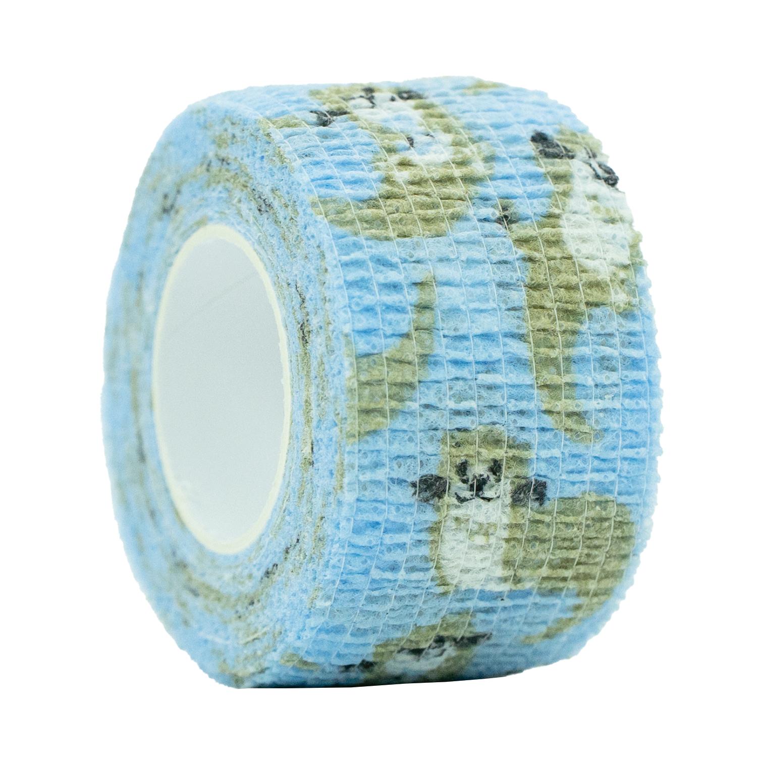 Eine Rolle Weroplast® BlueMamba Kinder Schnellpflaster zeigt ein blau-grünes, gitterartig gemustertes Tape mit stilisierten Katzenmotiven in Grün und Beige.