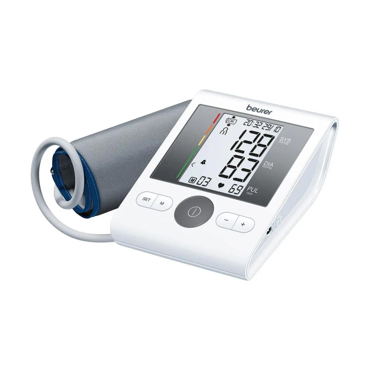 Oberarm-Blutdruckmessgerät Beurer BM 28 mit digitaler Anzeige, universeller Manschette für 22–42 cm und klinisch validierter Blutdruckmessung.