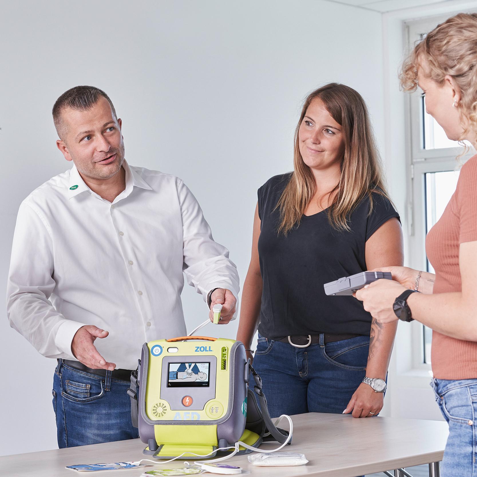 WERO Vor-Ort AED Inbetriebnahme mit Funktionsprüfung