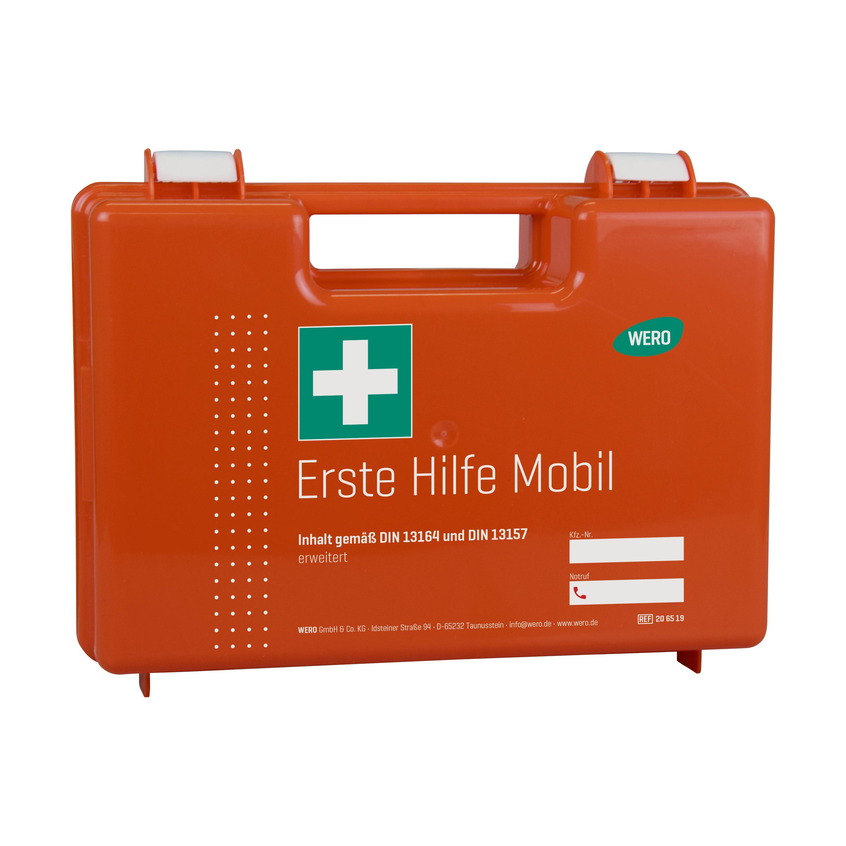 Der WERO Erste Hilfe Mobil - DIN 13164 und DIN 13157 ist ein oranger Kunststoffkoffer mit Griff, Rollen, grünem Kreuz und "Erste Hilfe Mobil" Beschriftung.