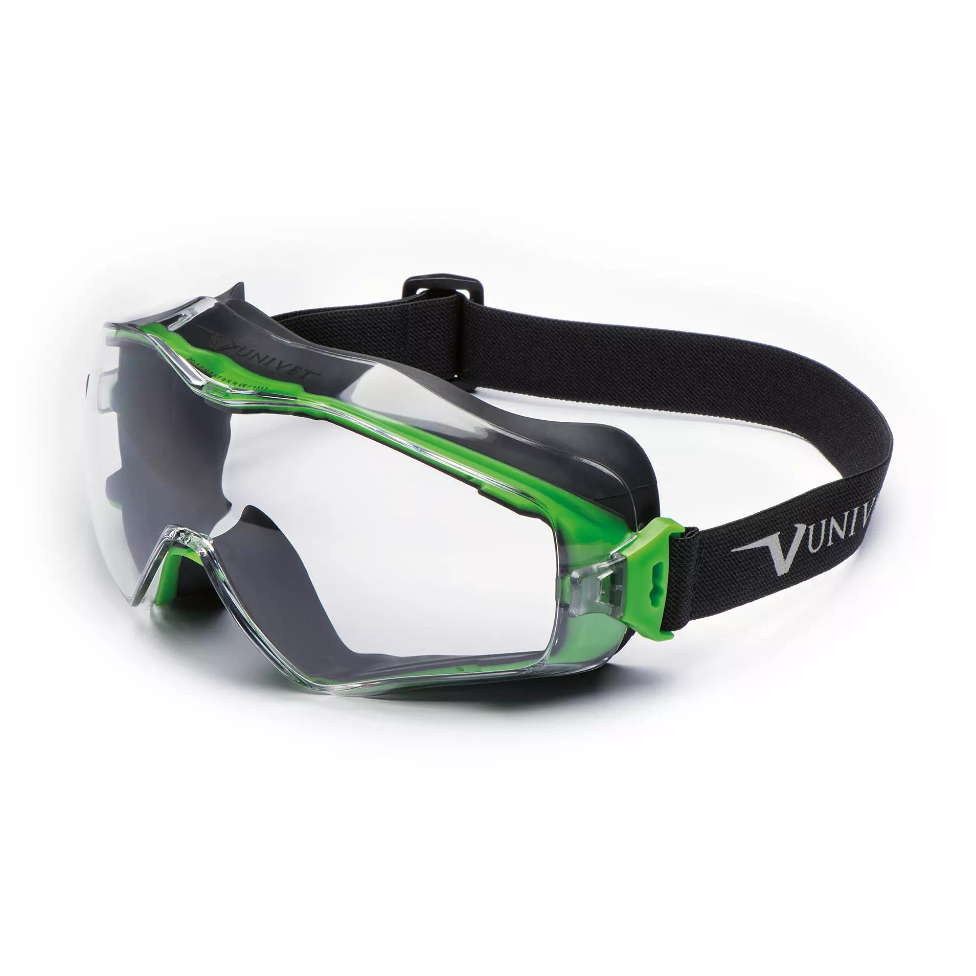 Schutzbrille Clear Ultra mit grün-schwarzem Rahmen, klarem Kunststoffglas und verstellbarem schwarzen UNIQUE-Markengummiband für sicheren Sitz.