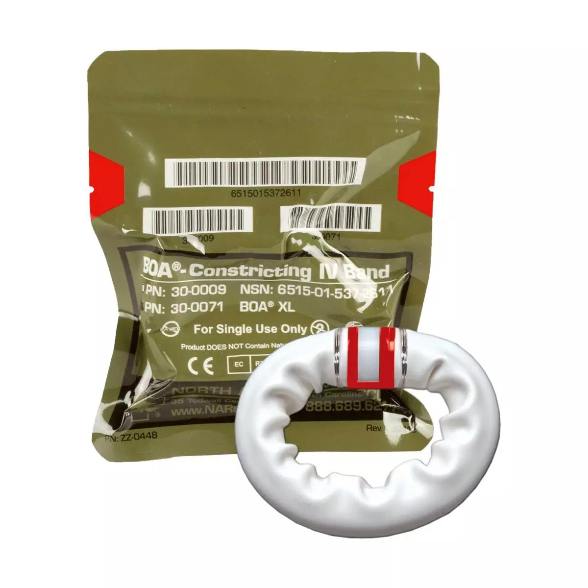 Ringförmiges NAR BOA® XL - 25 cm Einschnürband mit rotem Akzent, einzeln in grüner Folienverpackung mit mehrsprachigem Etikett verpackt.